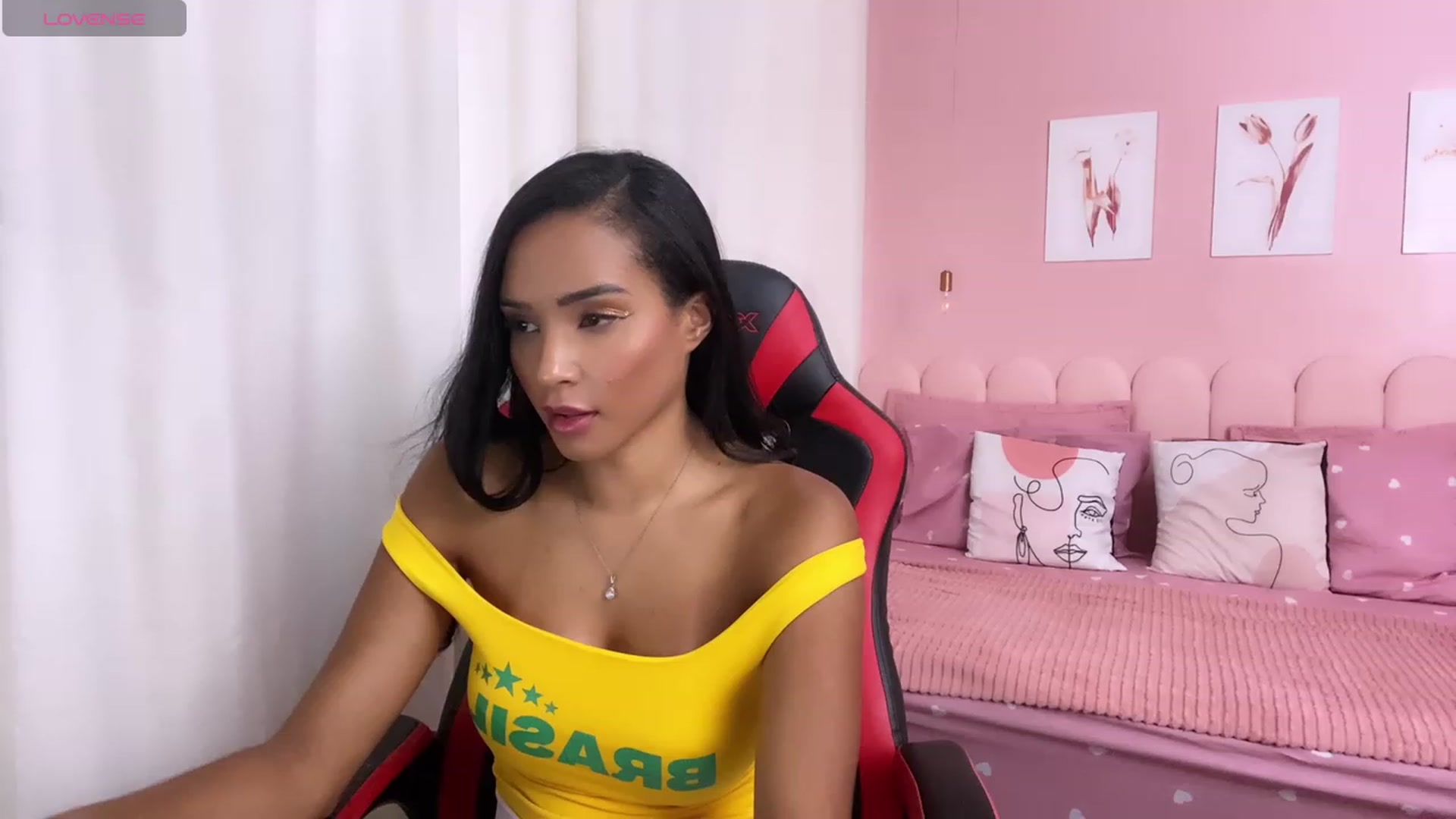 Gallery image thumbnail from Helen9g38's myfreecams stream on, 03/05/2024, 16:42 image 13 of 20