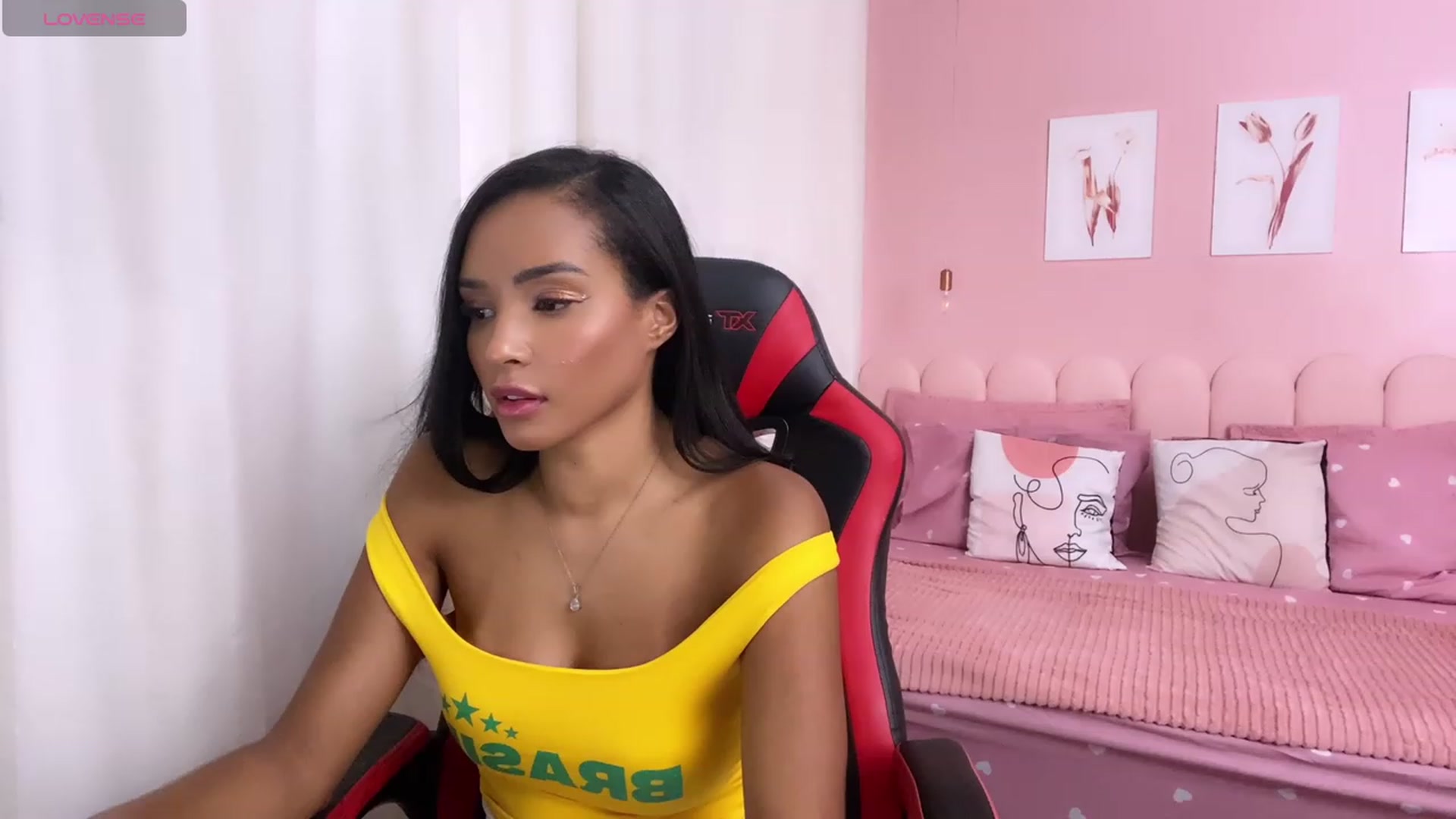 Gallery image thumbnail from Helen9g38's myfreecams stream on, 03/05/2024, 16:42 image 11 of 20
