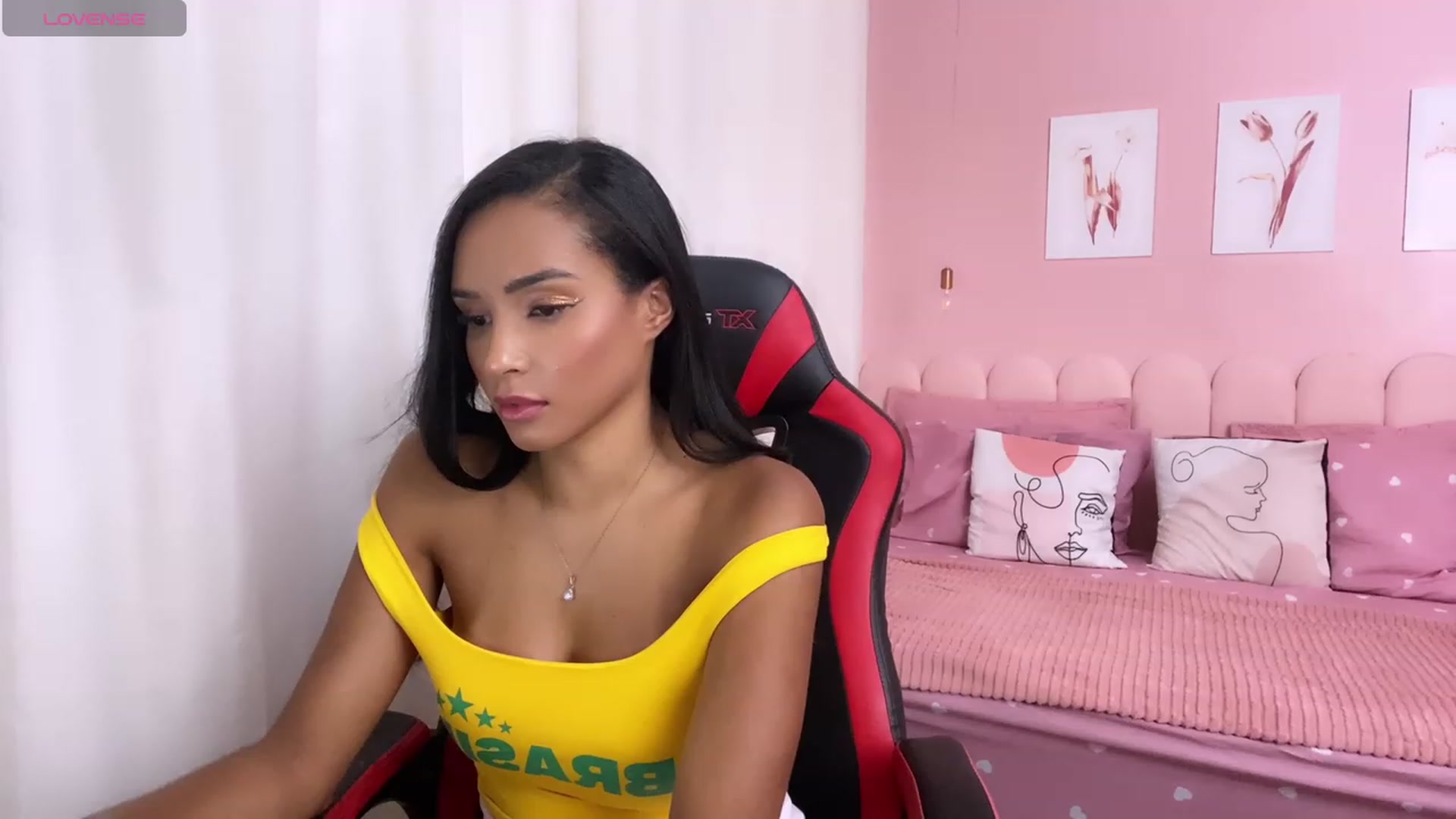 Gallery image thumbnail from Helen9g38's myfreecams stream on, 03/05/2024, 16:42 image 9 of 20
