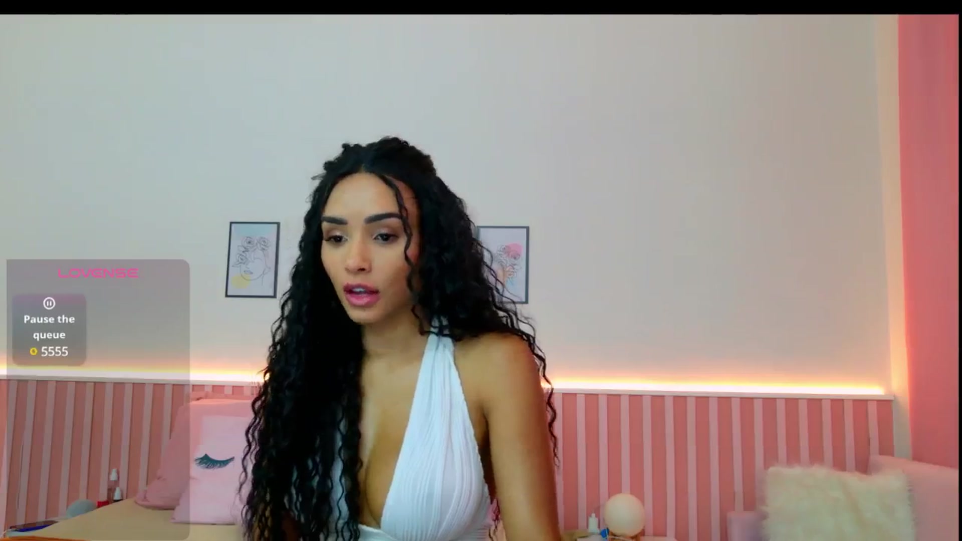 Gallery image thumbnail from Helen9g38's myfreecams stream on, 10/14/2024, 16:24 image 12 of 20