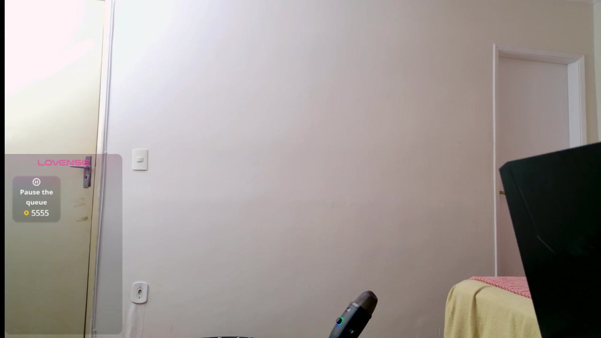 Gallery image thumbnail from Helen9g38's myfreecams stream on, 10/19/2024, 13:05 image 13 of 20
