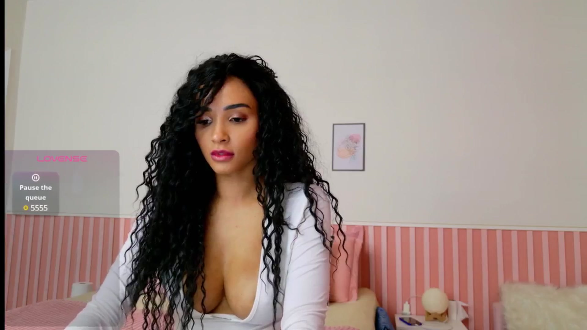 Gallery image thumbnail from Helen9g38's myfreecams stream on, 10/19/2024, 13:05 image 15 of 20