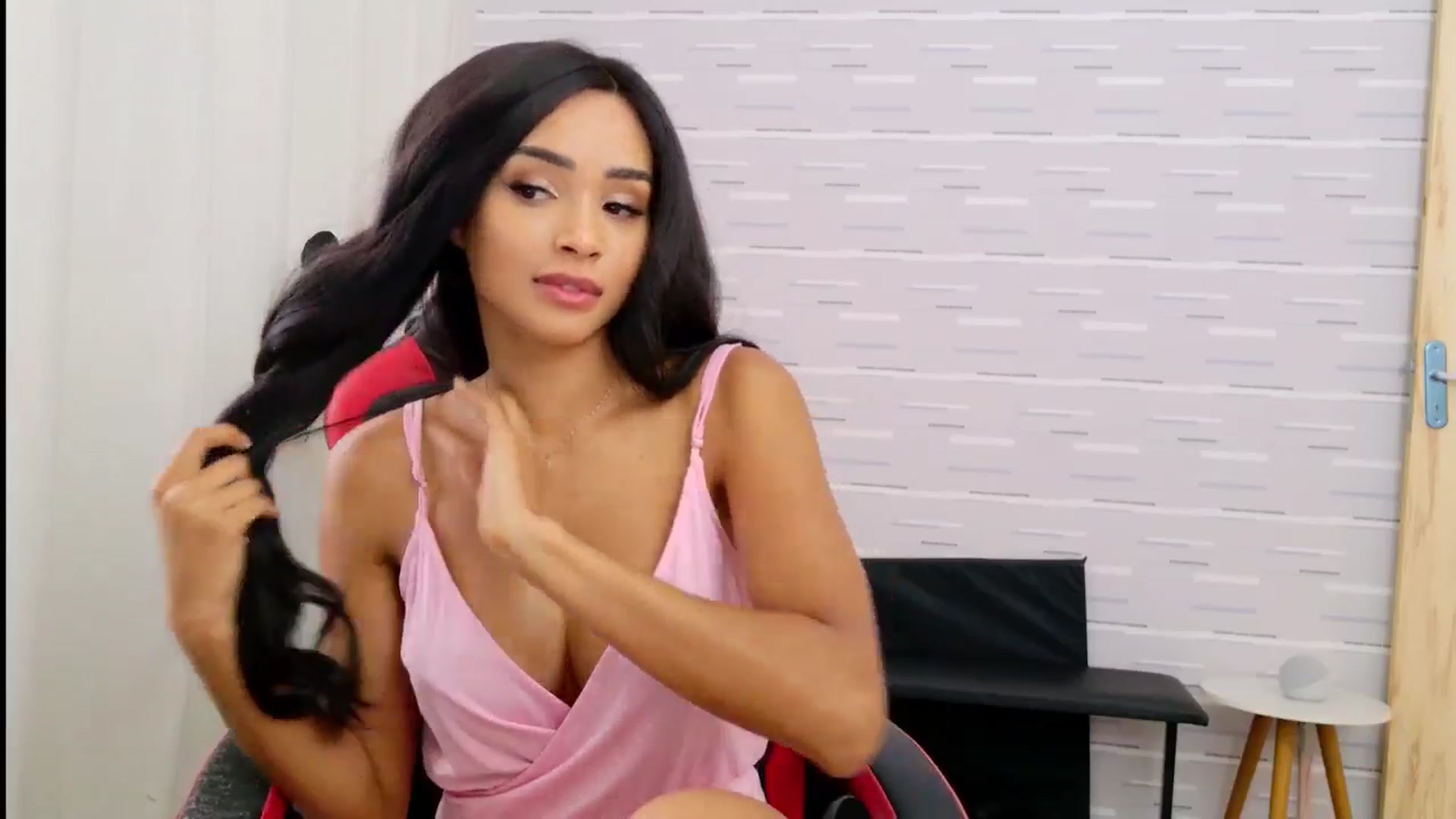 Gallery image thumbnail from Helen9g38's myfreecams stream on, 11/15/2024, 14:17 image 8 of 20