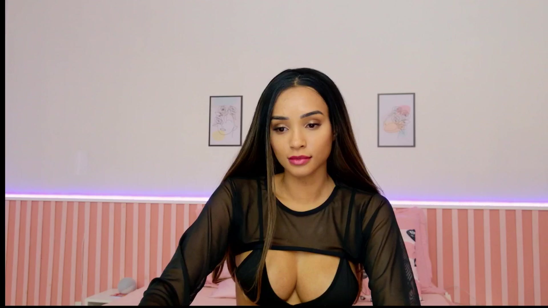 Gallery image thumbnail from Helen9g38's myfreecams stream on, 12/17/2024, 20:06 image 4 of 20