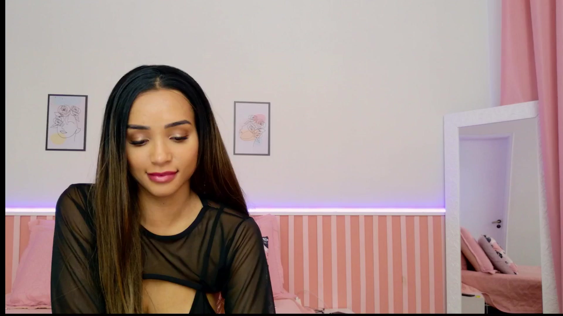 Gallery image thumbnail from Helen9g38's myfreecams stream on, 12/17/2024, 20:06 image 16 of 20