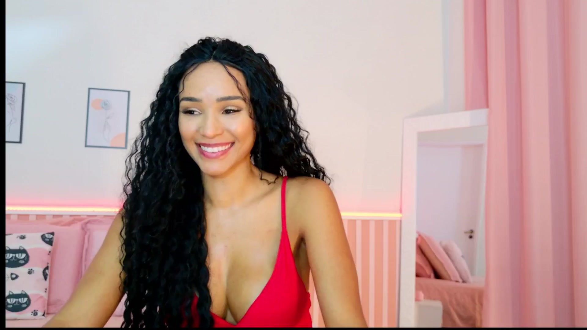 Gallery image thumbnail from Helen9g38's myfreecams stream on, 12/23/2024, 15:42 image 9 of 20