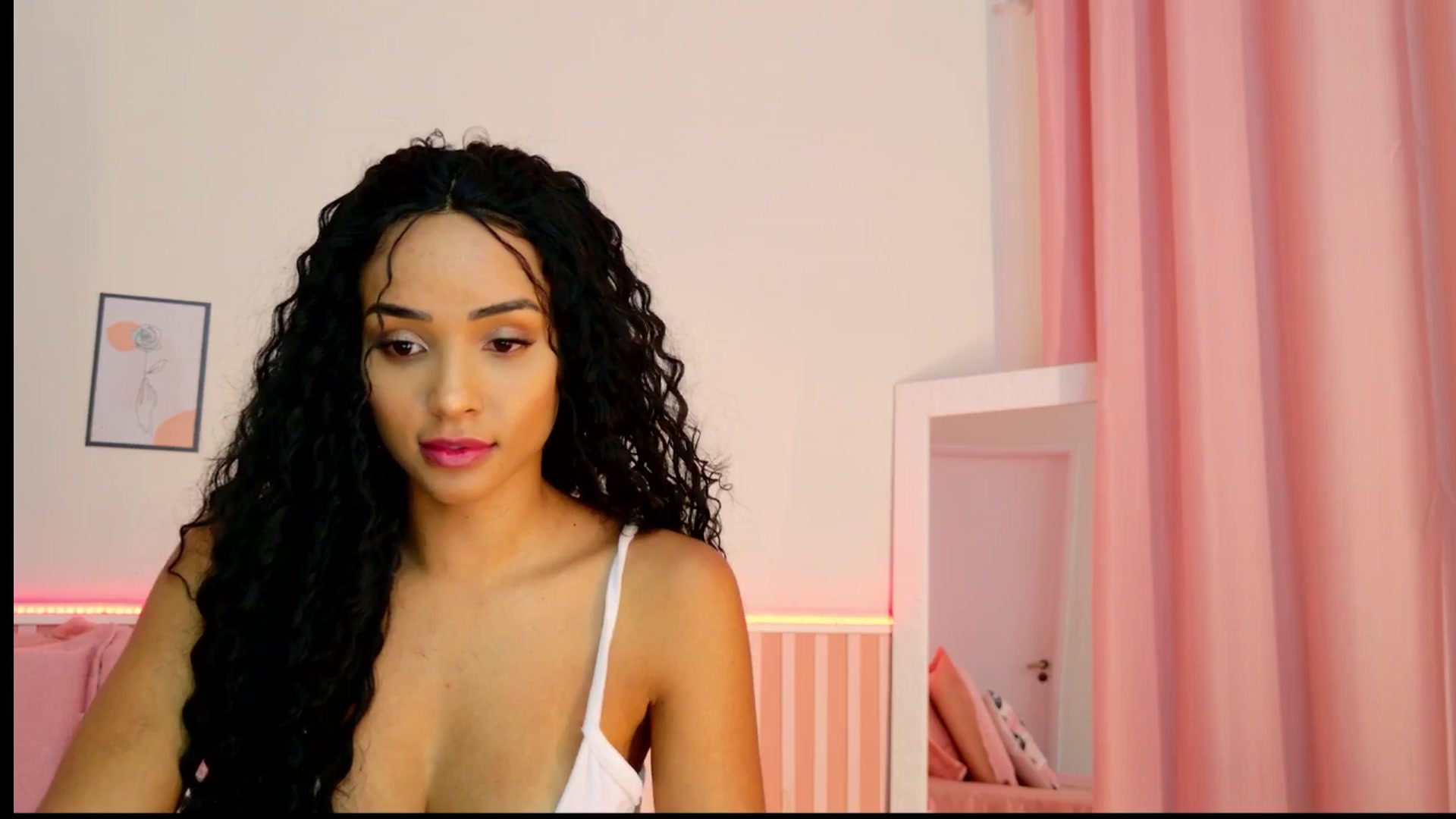 Gallery image thumbnail from Helen9g38's myfreecams stream on, 12/24/2024, 16:29 image 10 of 20