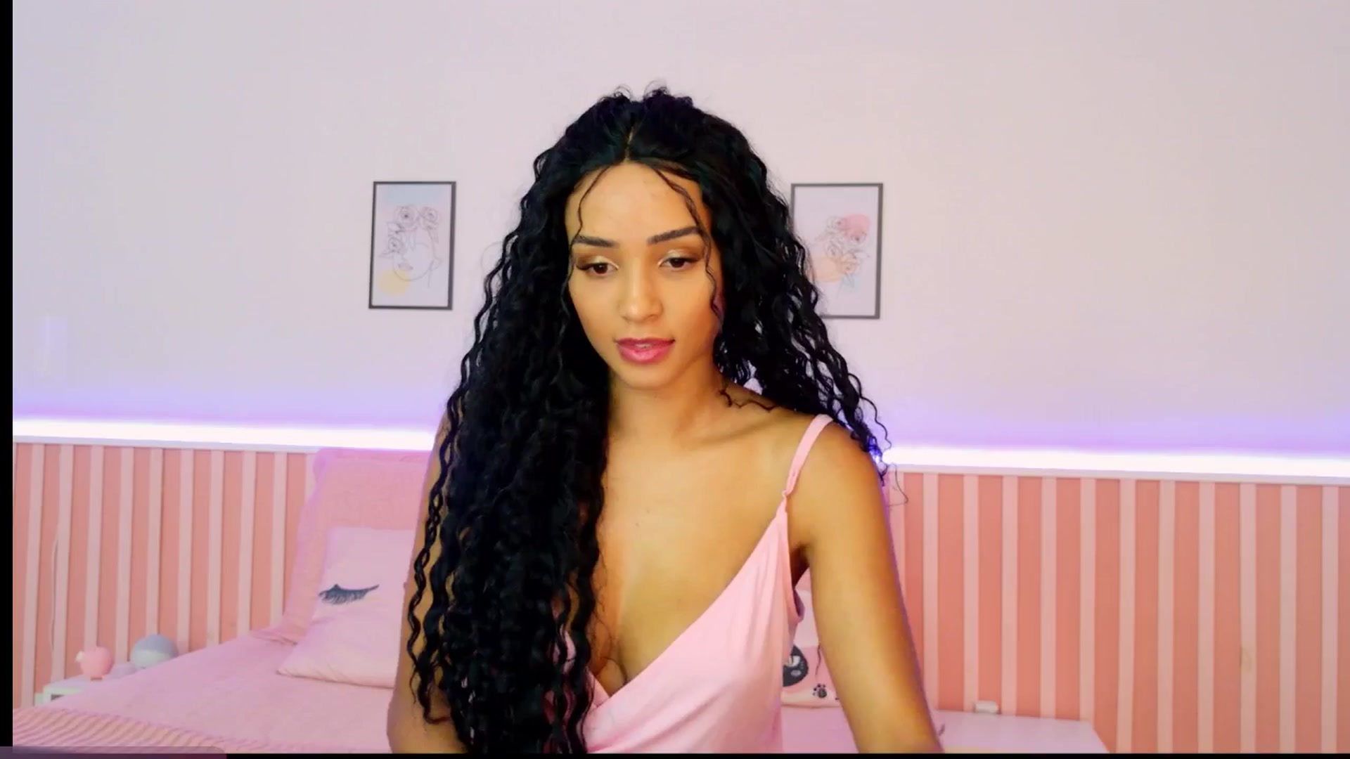 Gallery image thumbnail from Helen9g38's myfreecams stream on, 12/26/2024, 16:58 image 12 of 20
