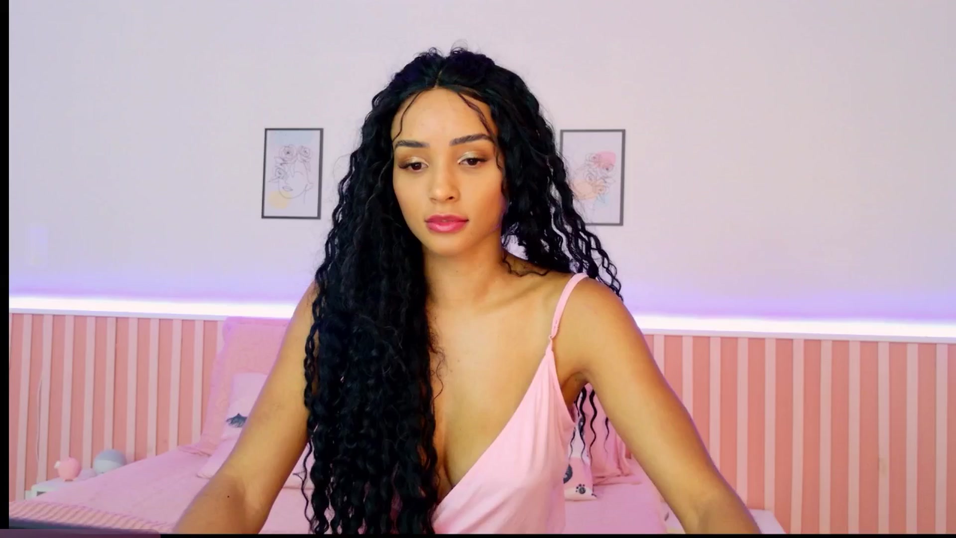 Gallery image thumbnail from Helen9g38's myfreecams stream on, 12/26/2024, 16:58 image 6 of 20