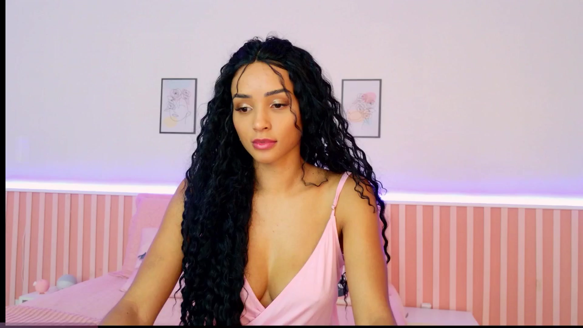 Gallery image thumbnail from Helen9g38's myfreecams stream on, 12/26/2024, 16:58 image 18 of 20