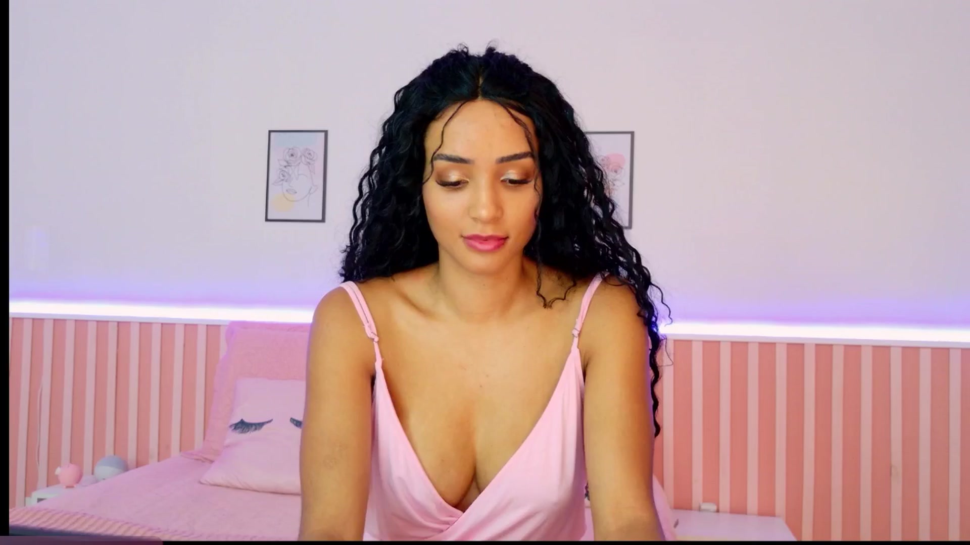 Gallery image thumbnail from Helen9g38's myfreecams stream on, 12/26/2024, 16:58 image 4 of 20