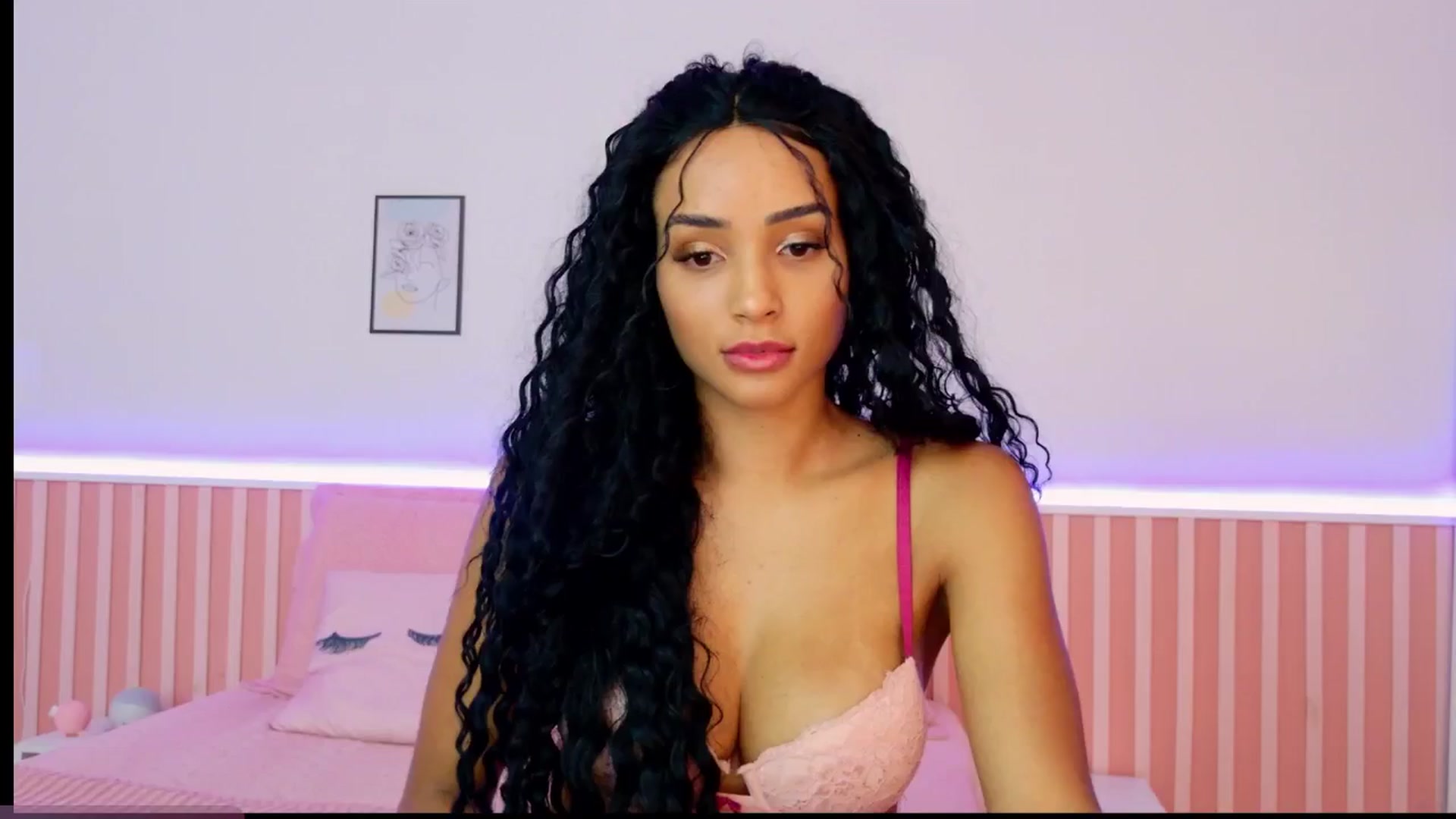 Gallery image thumbnail from Helen9g38's myfreecams stream on, 12/26/2024, 17:44 image 10 of 20