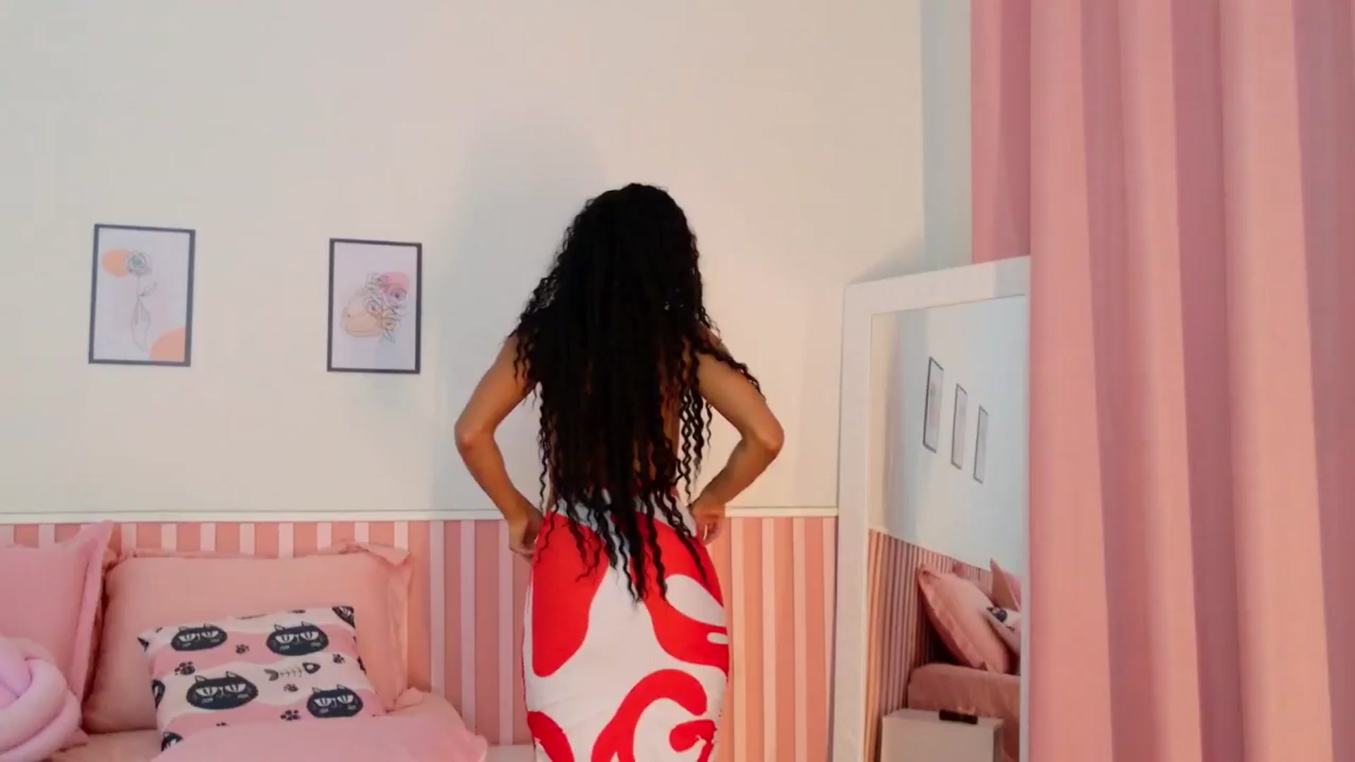 Gallery image thumbnail from Helen9g38's myfreecams stream on, 12/28/2024, 17:30 image 13 of 20