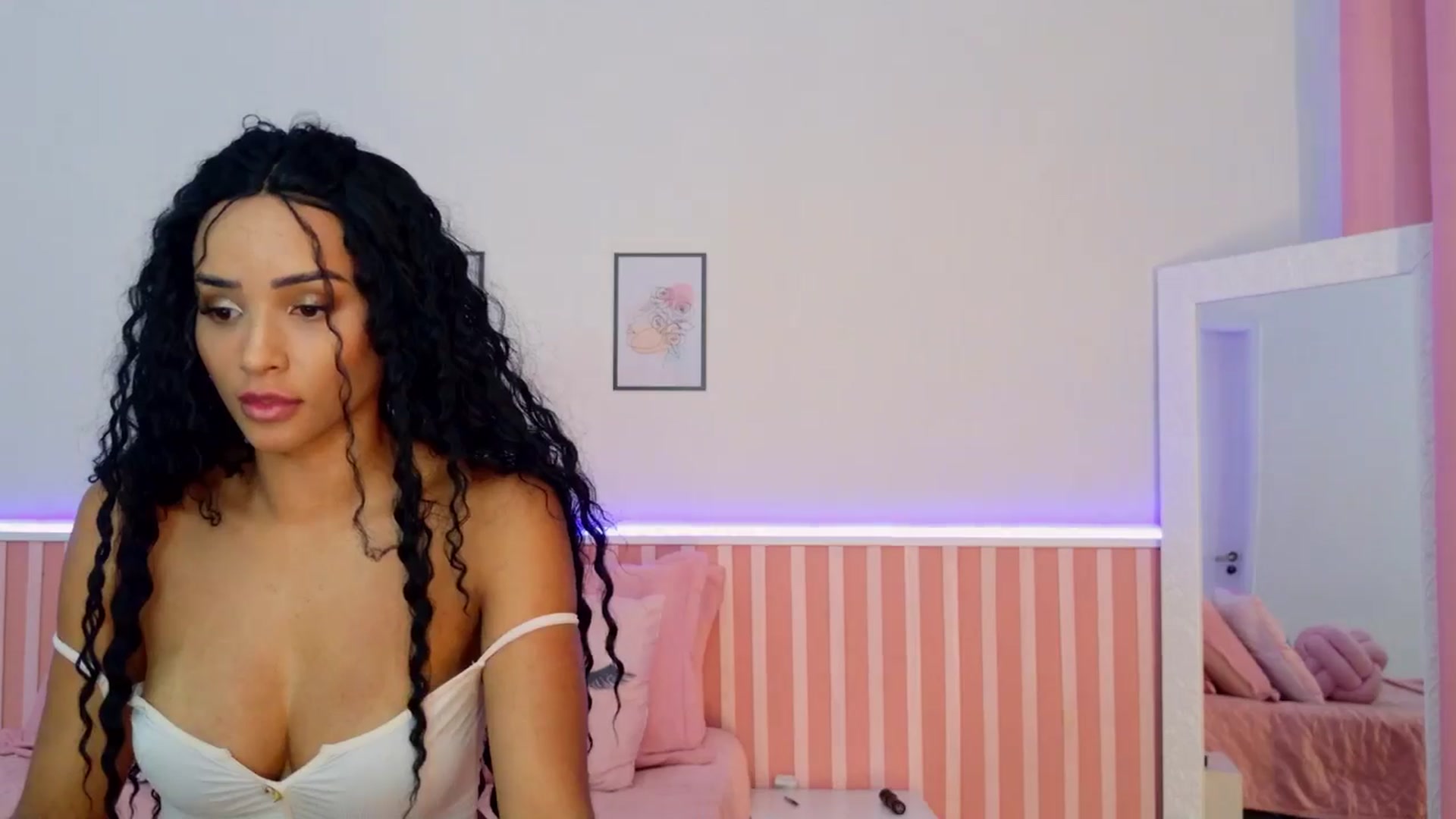 Gallery image thumbnail from Helen9g38's myfreecams stream on, 12/30/2024, 18:49 image 15 of 20