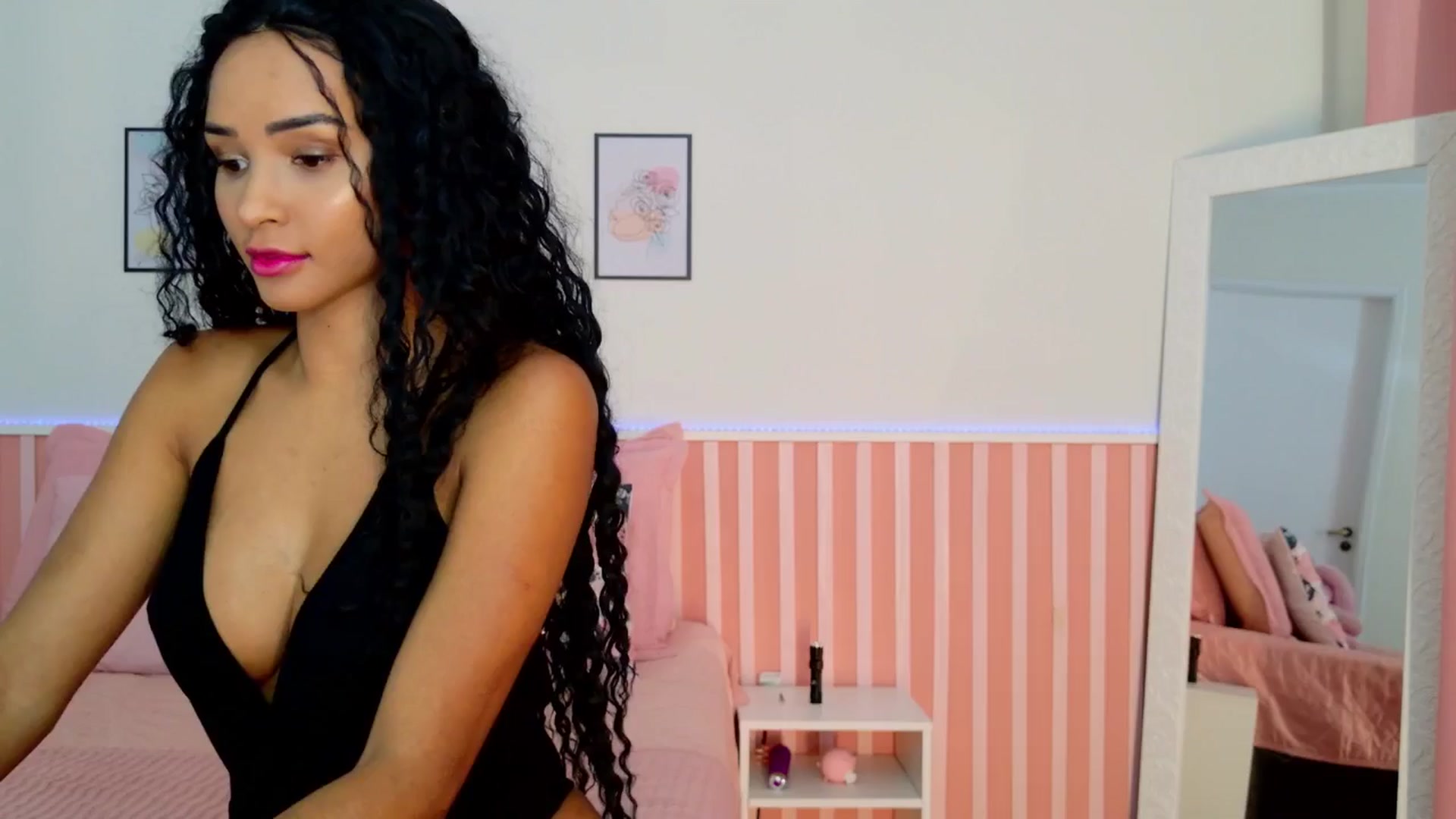 Gallery image thumbnail from Helen9g38's myfreecams stream on, 12/31/2024, 15:24 image 14 of 20