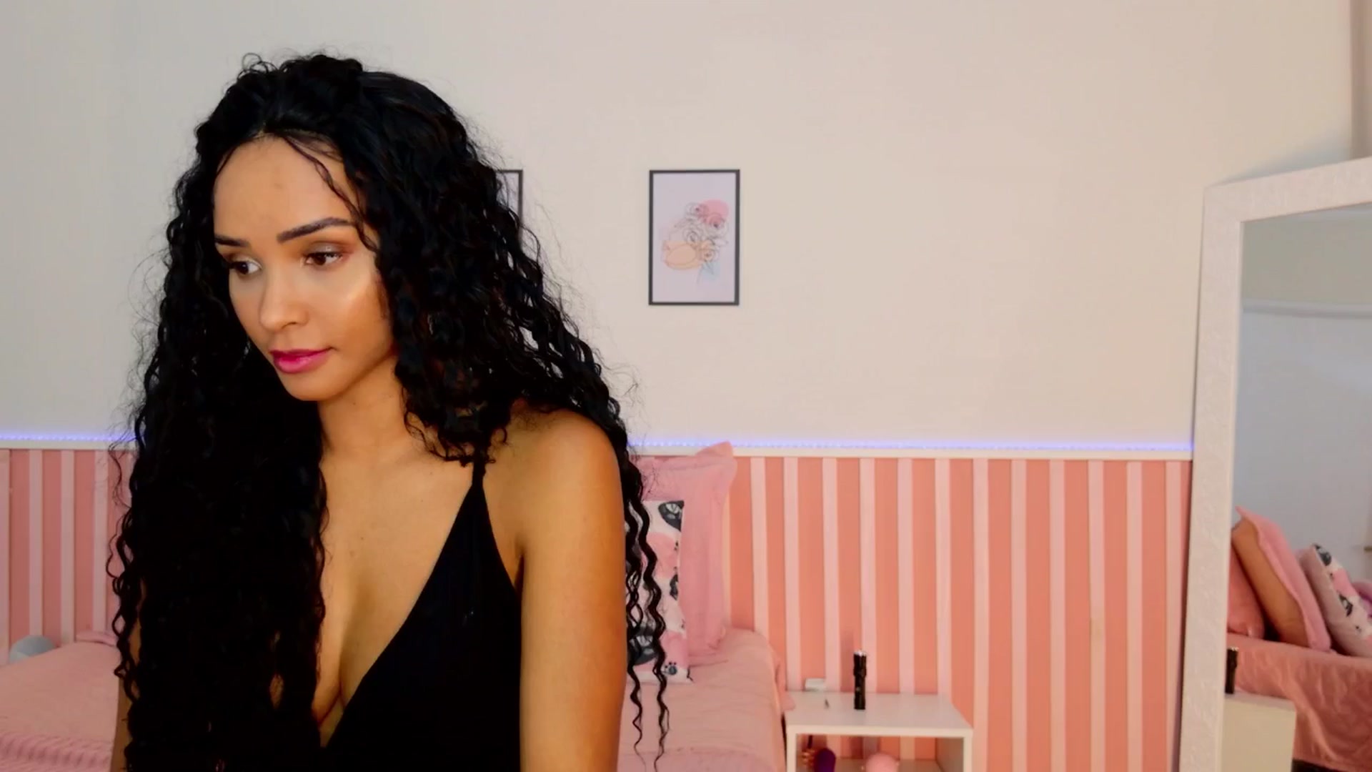 Gallery image thumbnail from Helen9g38's myfreecams stream on, 12/31/2024, 16:27 image 8 of 20