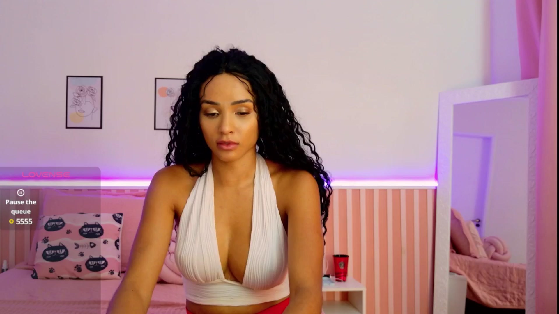 Gallery image thumbnail from Helen9g38's myfreecams stream on, 01/05/2025, 16:31 image 12 of 20