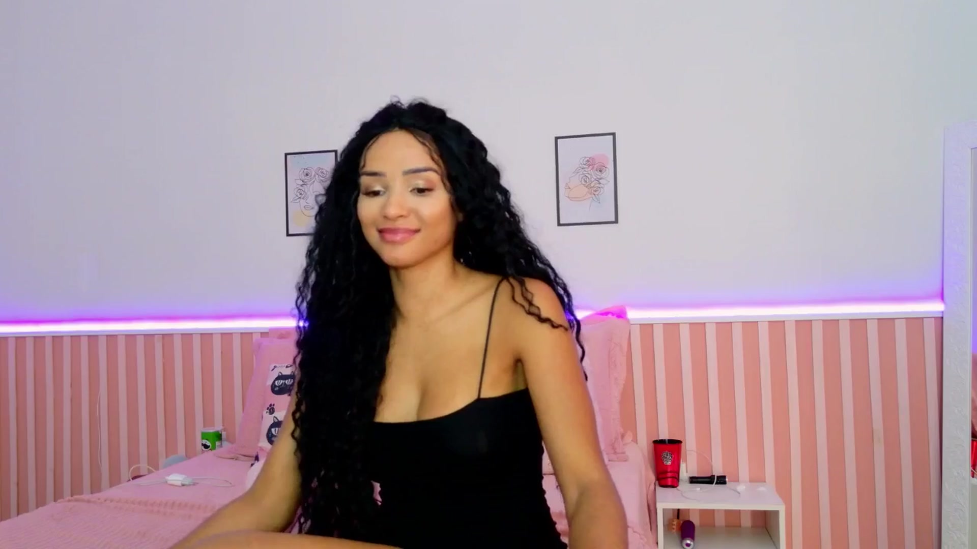 Gallery image thumbnail from Helen9g38's myfreecams stream on, 01/07/2025, 15:20 image 20 of 20