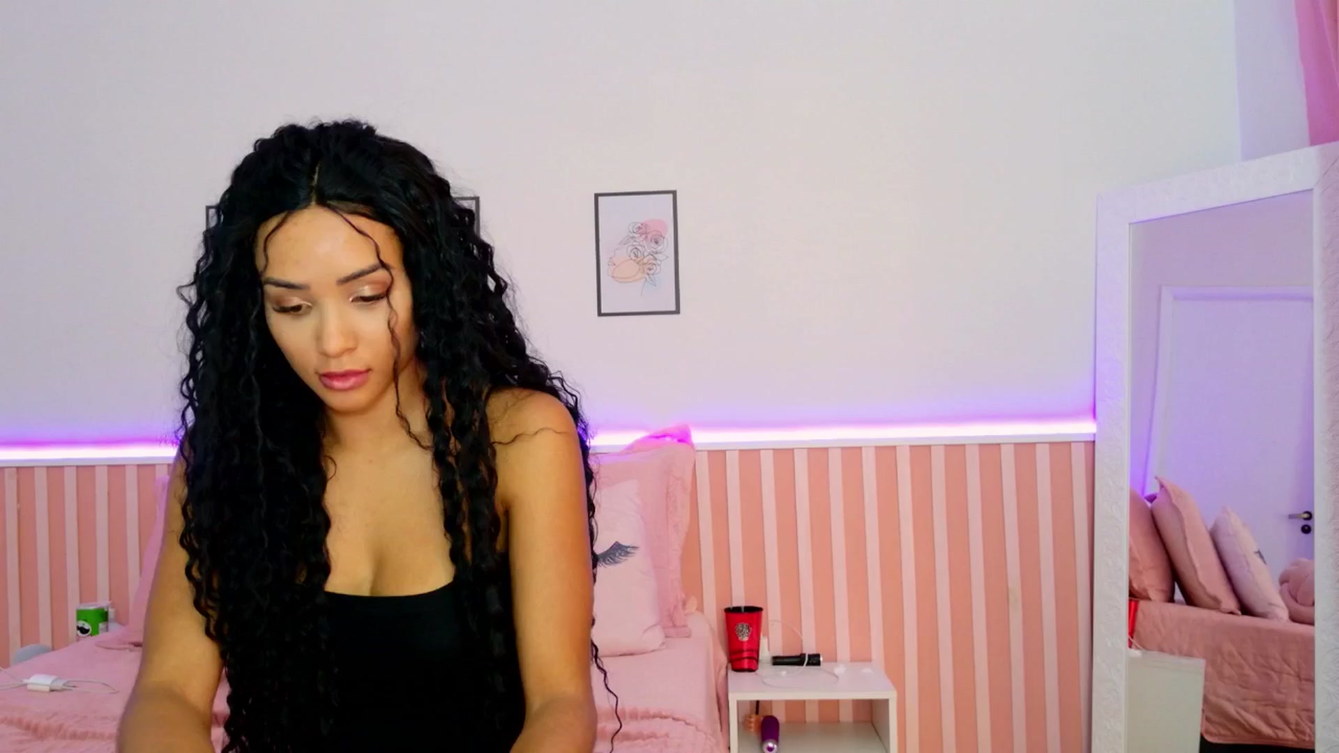 Gallery image thumbnail from Helen9g38's myfreecams stream on, 01/07/2025, 16:04 image 15 of 20