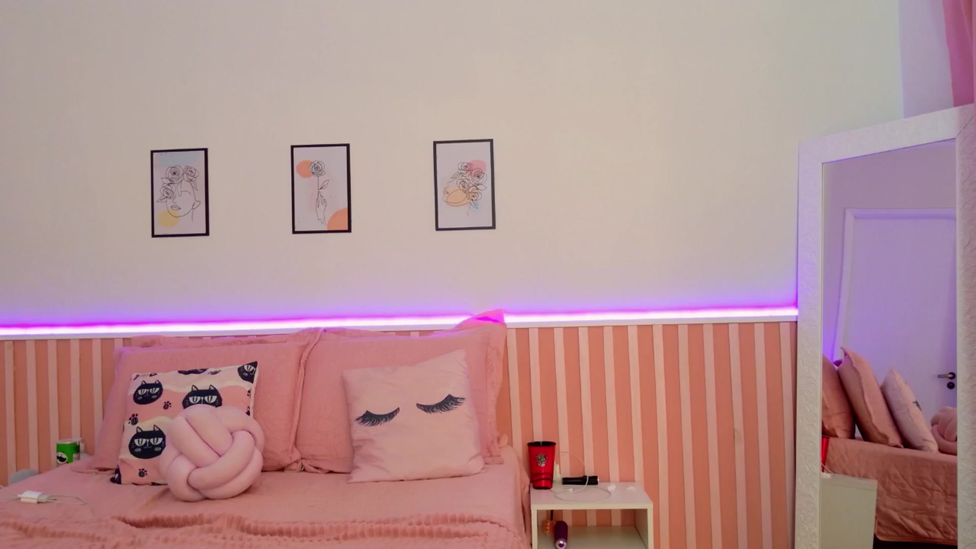 Gallery image thumbnail from Helen9g38's myfreecams stream on, 01/07/2025, 16:04 image 12 of 20