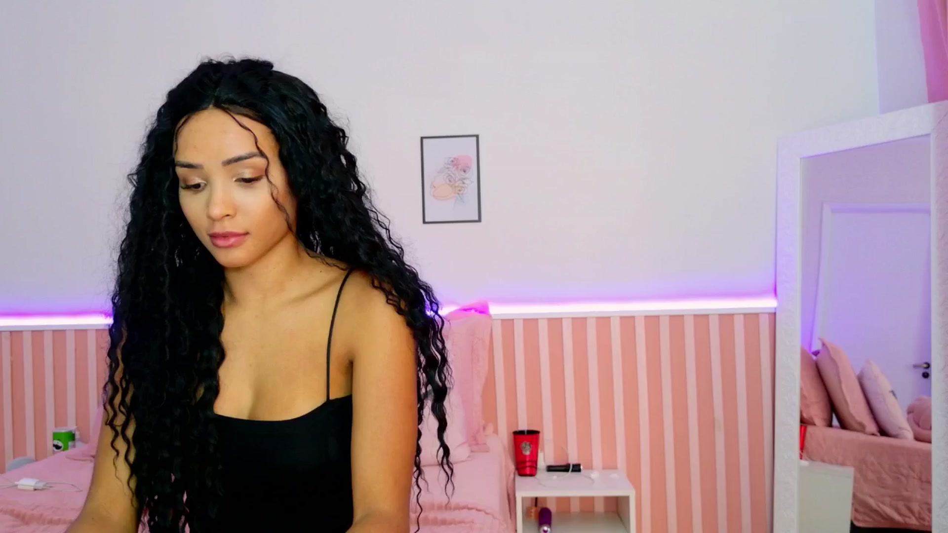 Gallery image thumbnail from Helen9g38's myfreecams stream on, 01/07/2025, 16:04 image 16 of 20