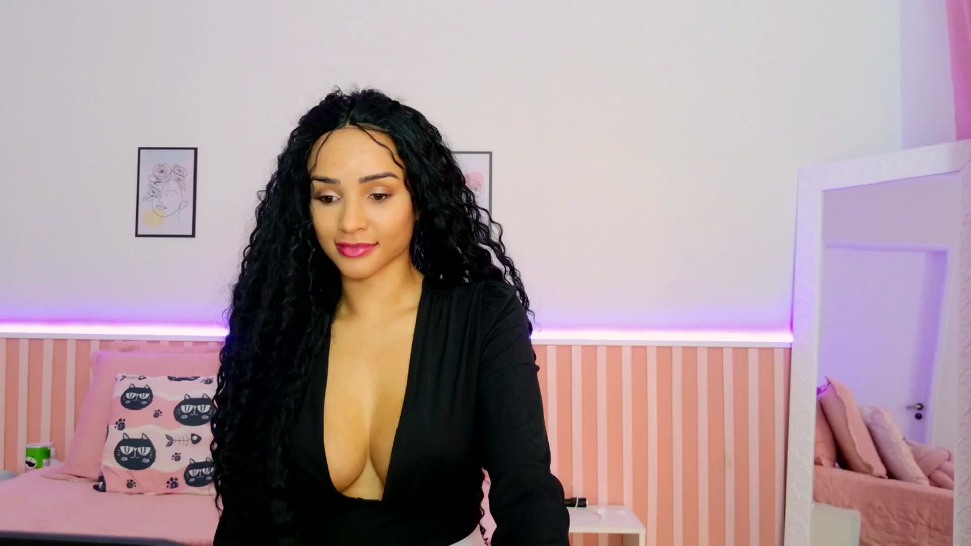 Gallery image thumbnail from Helen9g38's myfreecams stream on, 01/07/2025, 19:52 image 2 of 20