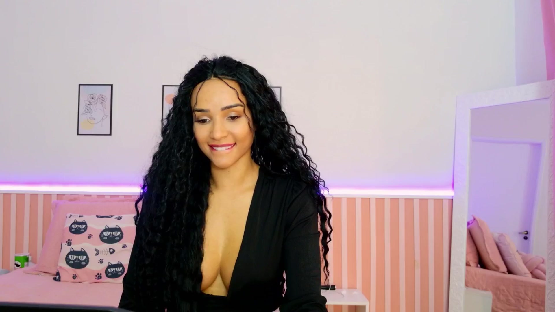 Gallery image thumbnail from Helen9g38's myfreecams stream on, 01/07/2025, 19:52 image 20 of 20