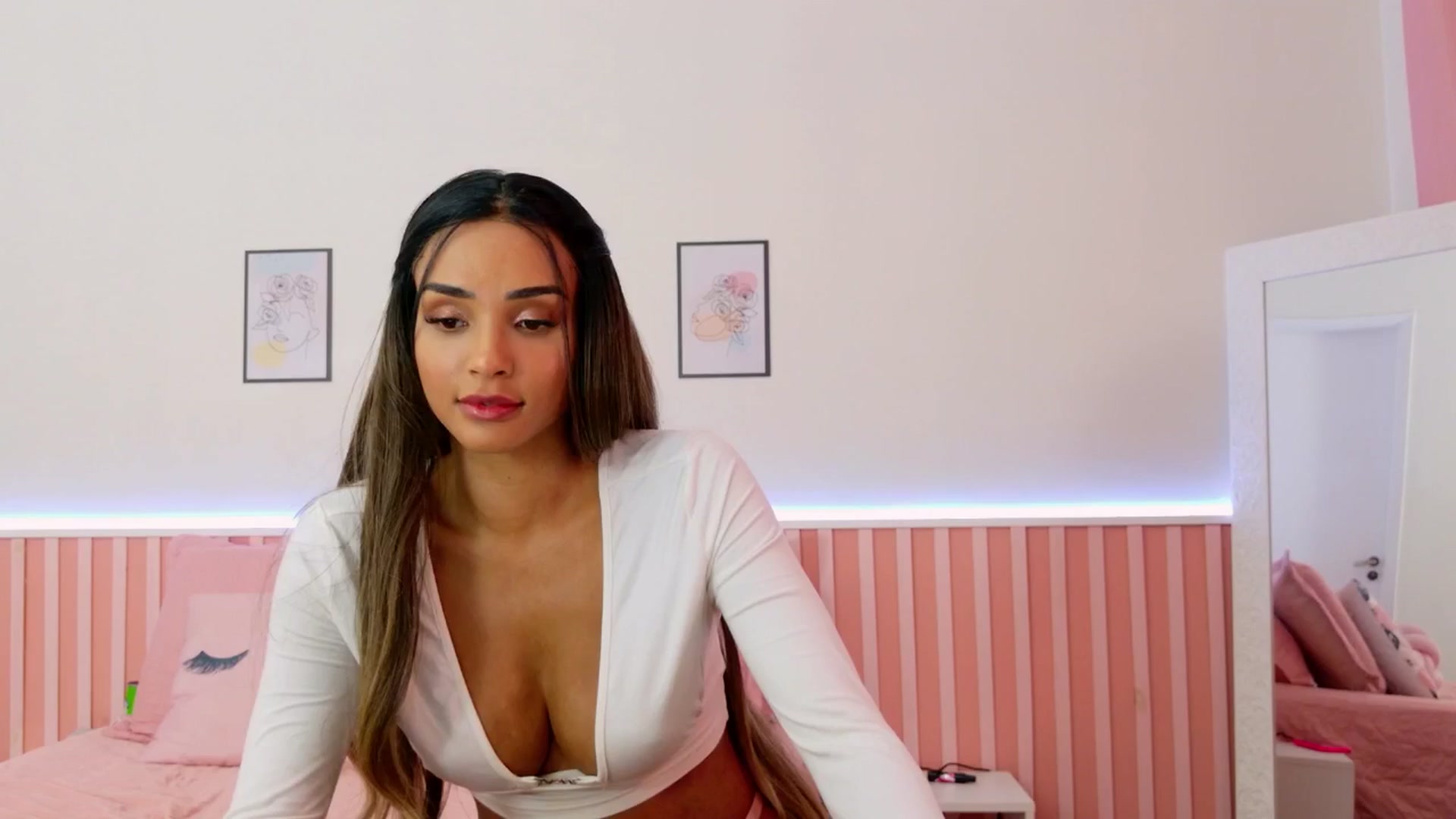 Gallery image thumbnail from Helen9g38's myfreecams stream on, 02/01/2025, 18:41 image 4 of 20
