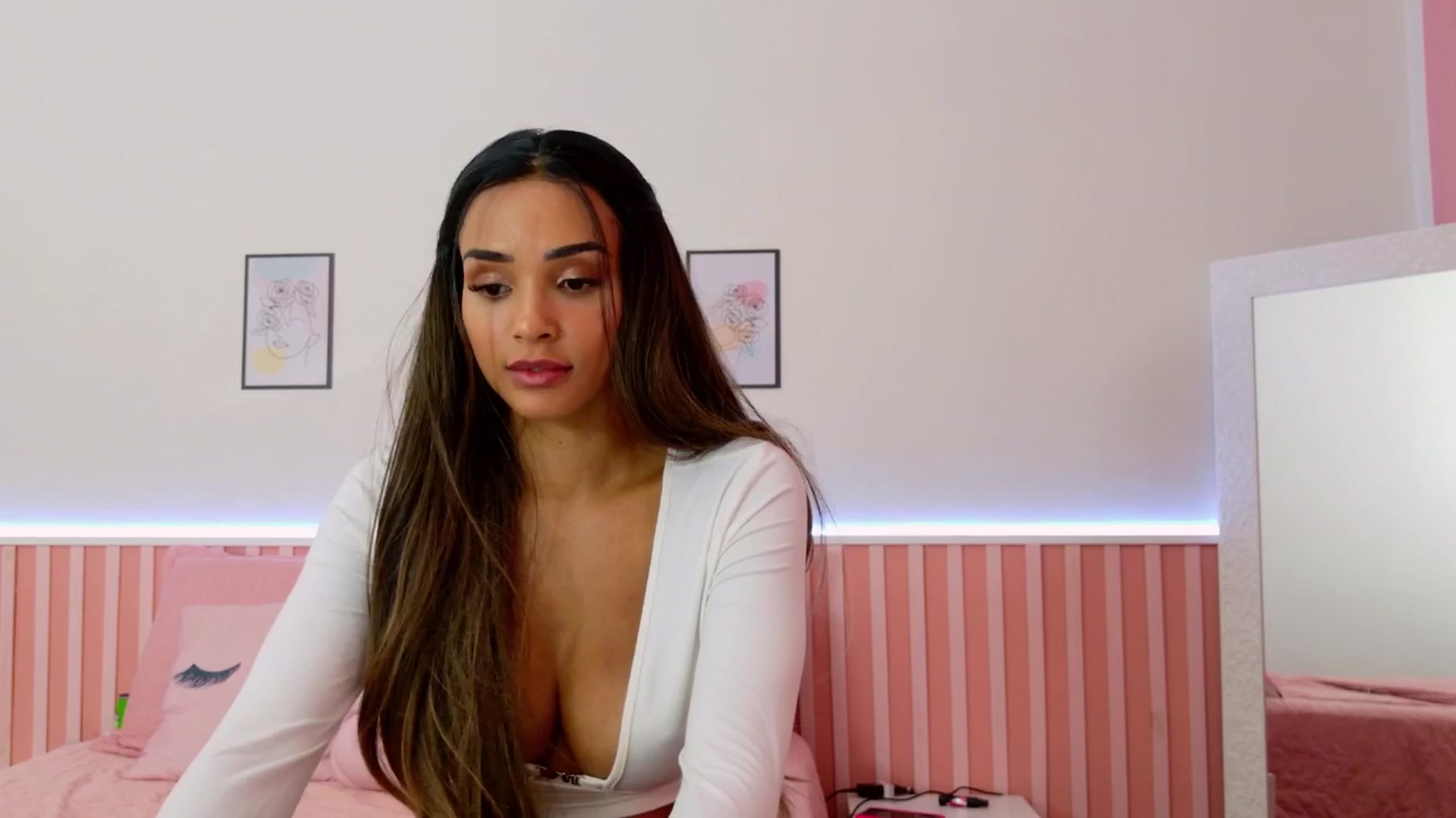 Gallery image thumbnail from Helen9g38's myfreecams stream on, 02/01/2025, 18:41 image 15 of 20