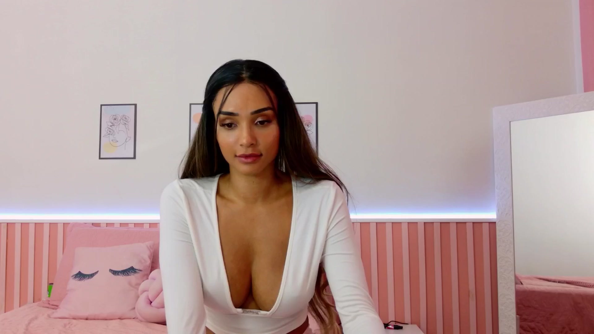 Gallery image thumbnail from Helen9g38's myfreecams stream on, 02/01/2025, 18:41 image 20 of 20