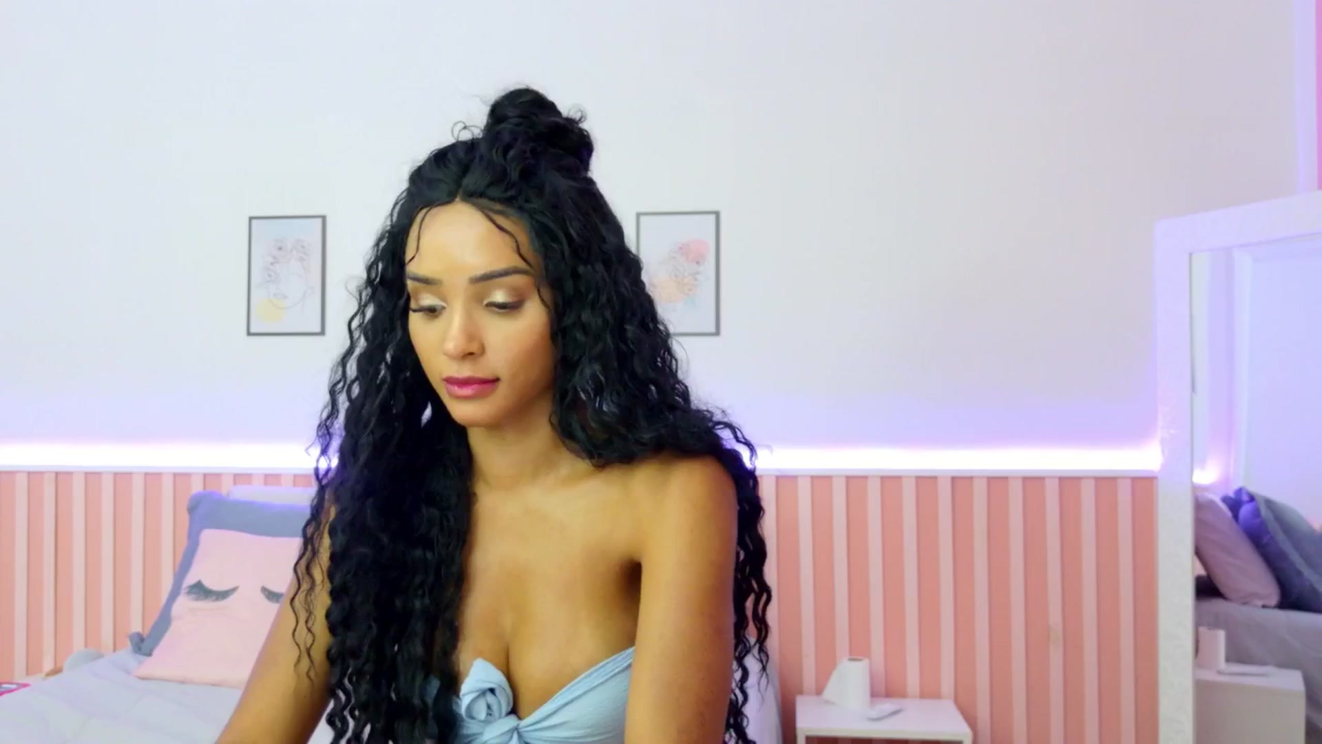 Gallery image thumbnail from Helen9g38's myfreecams stream on, 02/14/2025, 20:40 image 20 of 20