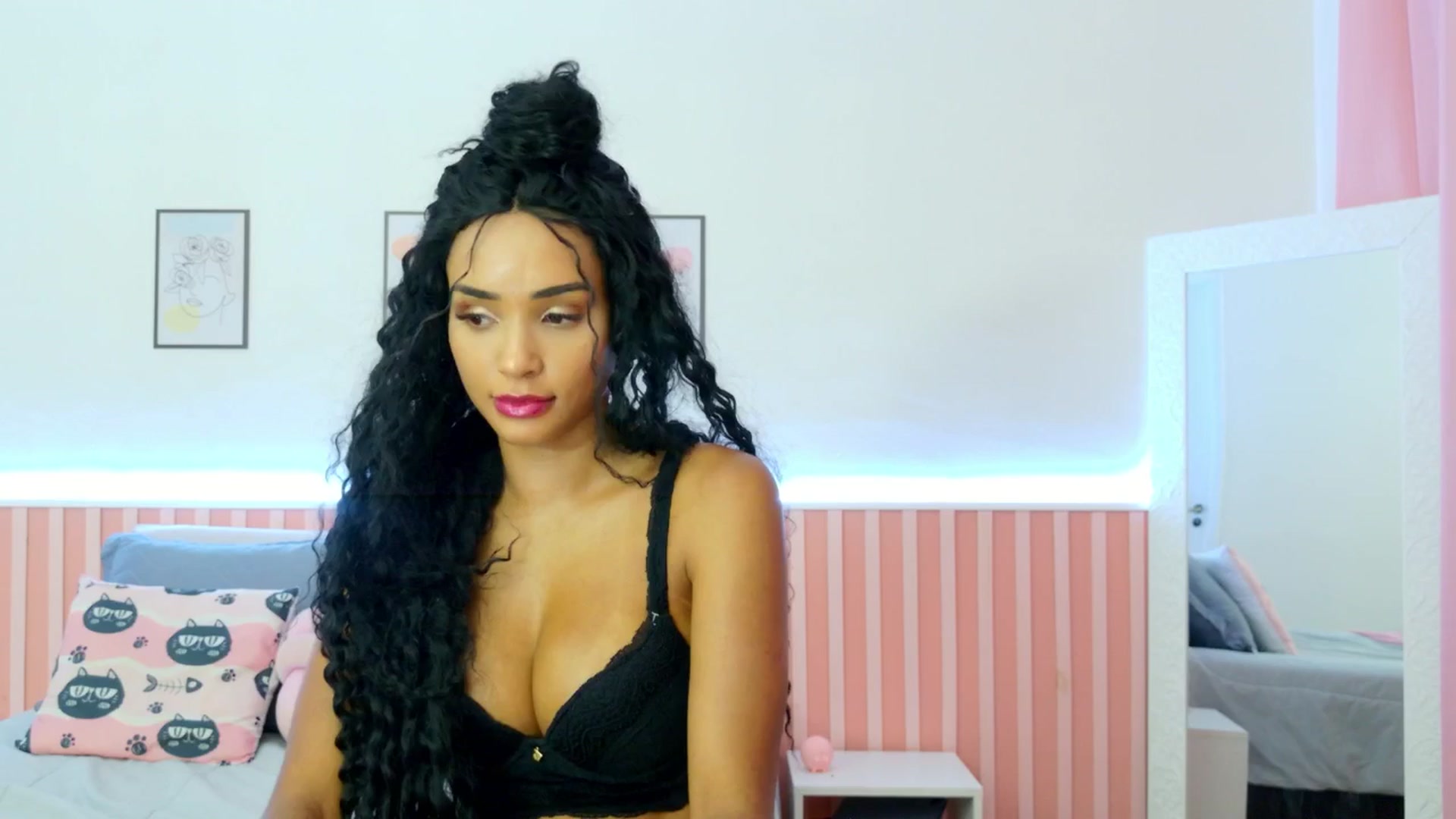 Gallery image thumbnail from Helen9g38's myfreecams stream on, 02/15/2025, 15:42 image 13 of 20