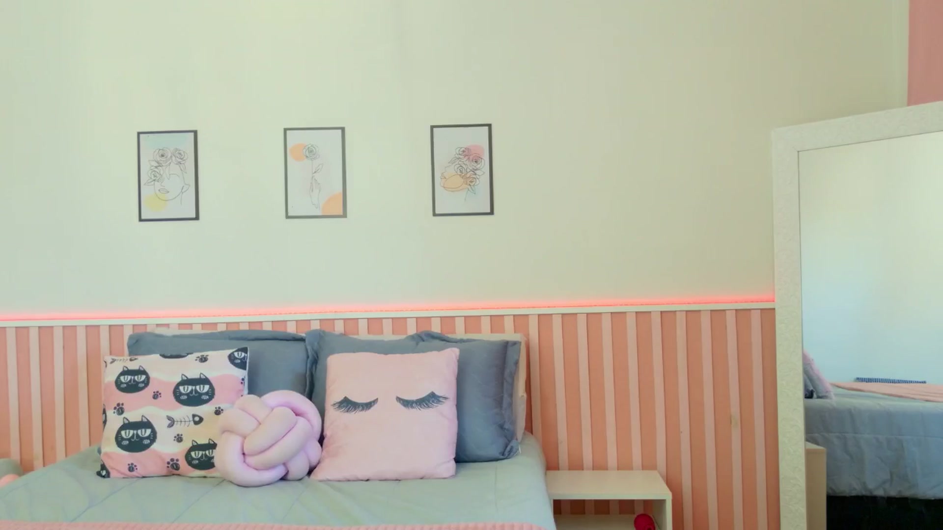 Gallery image thumbnail from Helen9g38's myfreecams stream on, 02/17/2025, 20:51 image 20 of 20