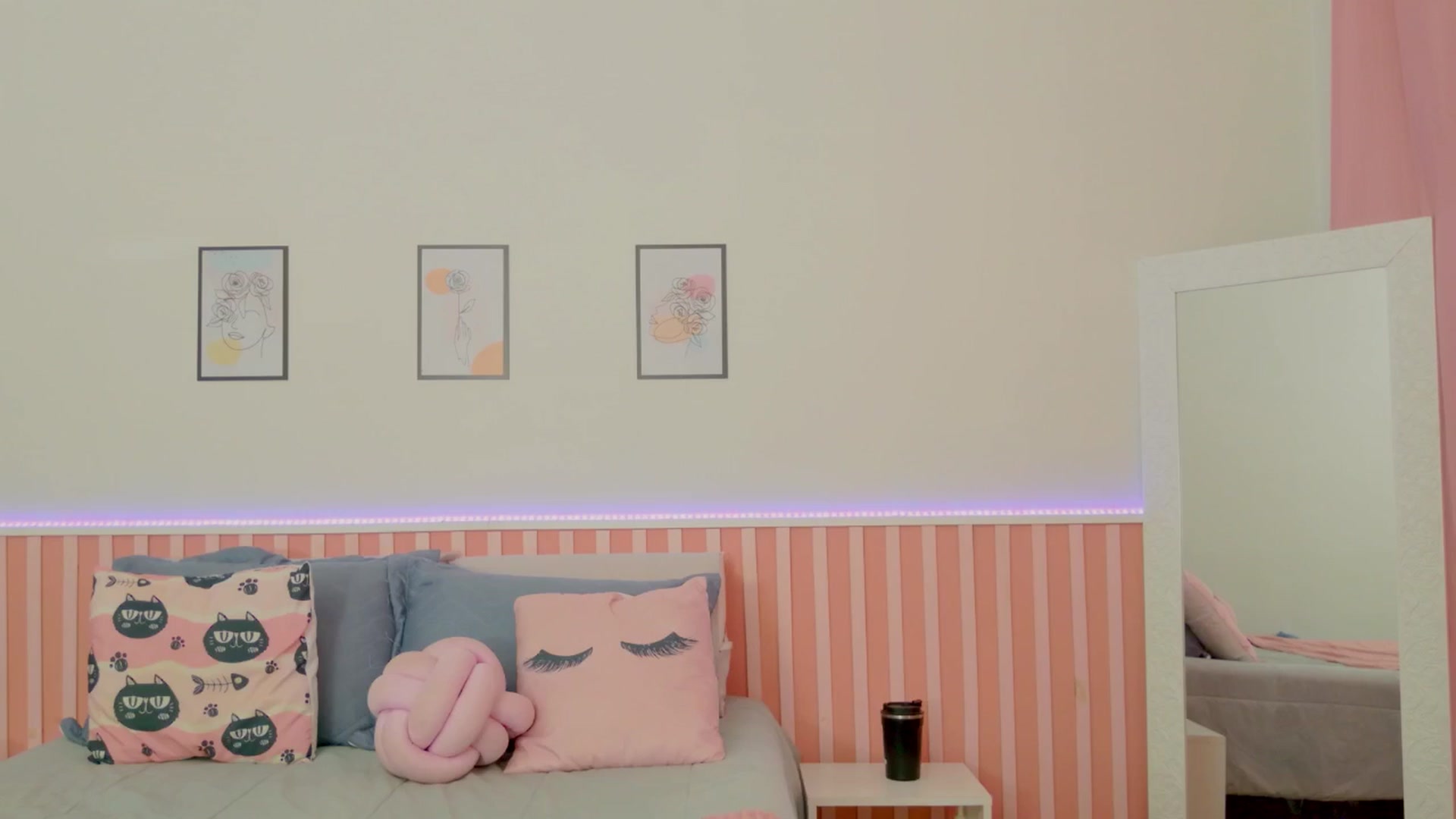 Gallery image thumbnail from Helen9g38's myfreecams stream on, 02/19/2025, 20:03 image 16 of 20
