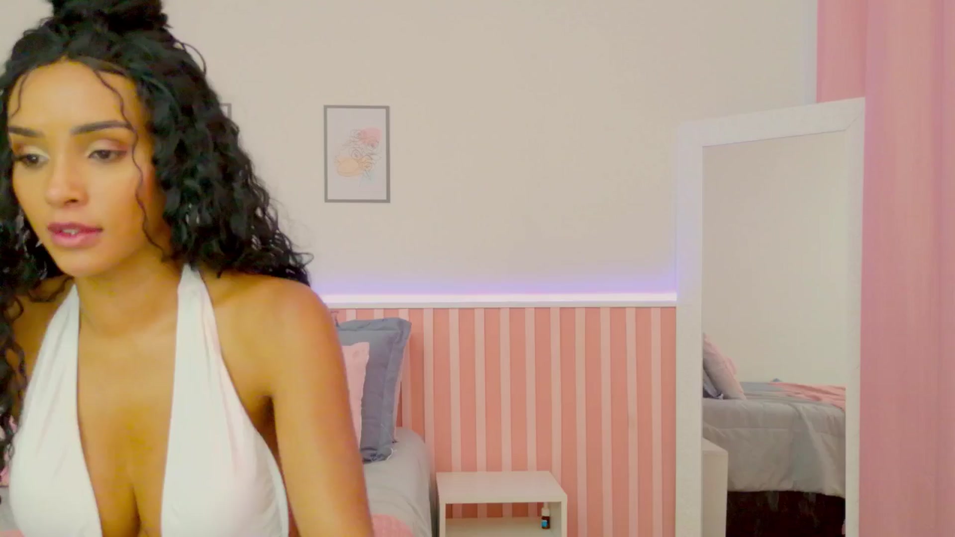Gallery image thumbnail from Helen9g38's myfreecams stream on, 02/20/2025, 19:00 image 4 of 20