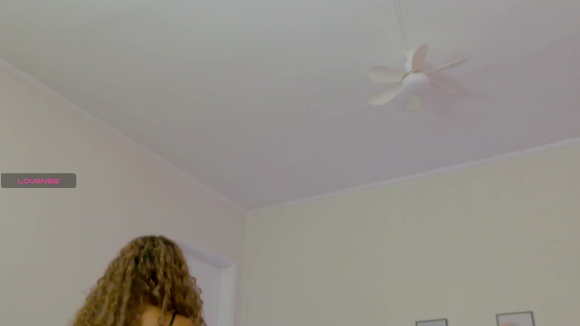 Gallery image thumbnail from Helen9g38's myfreecams stream on, 05/19/2025, 19:08 image 18 of 20