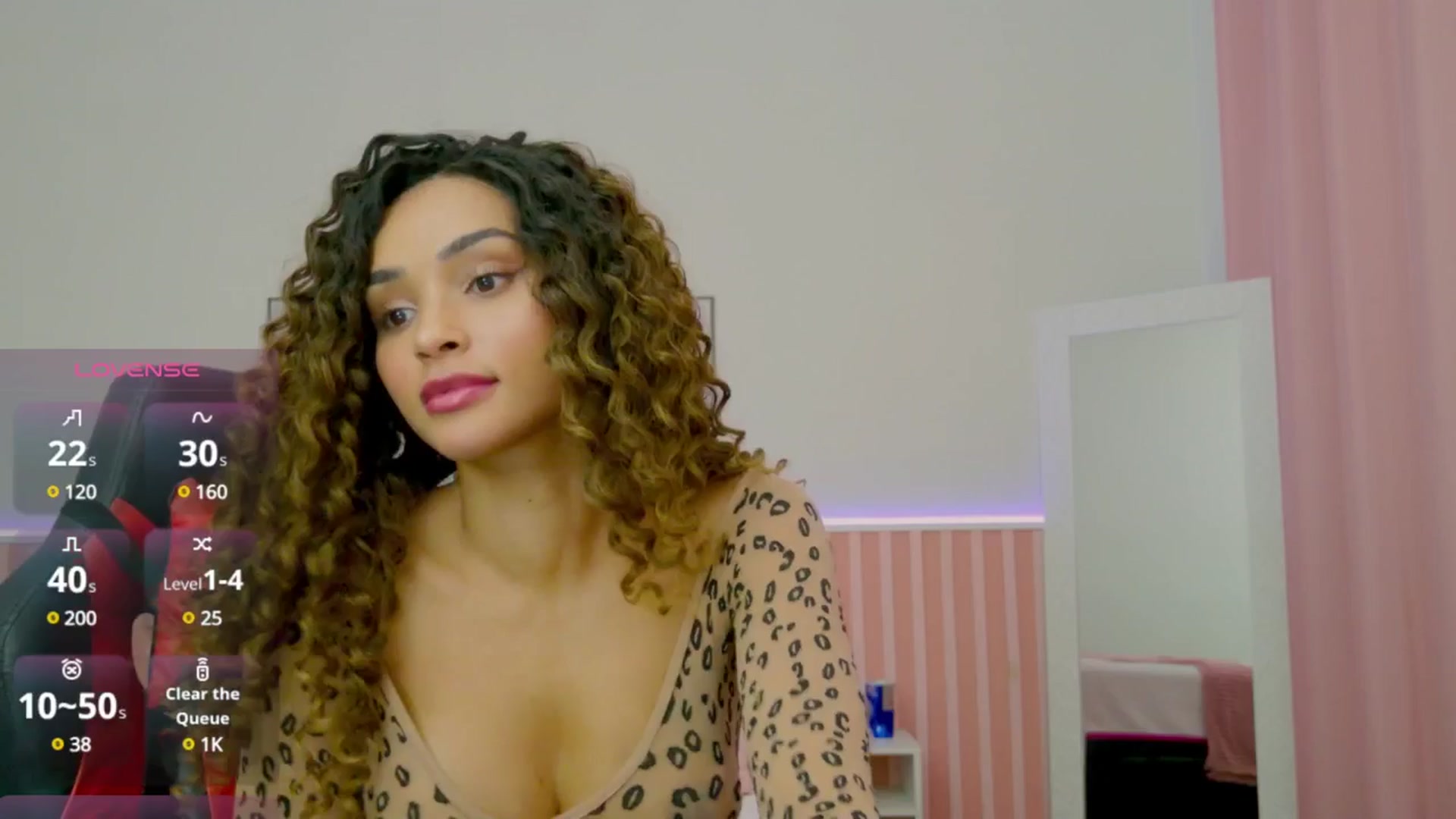 Gallery image thumbnail from Helen9g38's myfreecams stream on, 05/26/2025, 17:29 image 2 of 20
