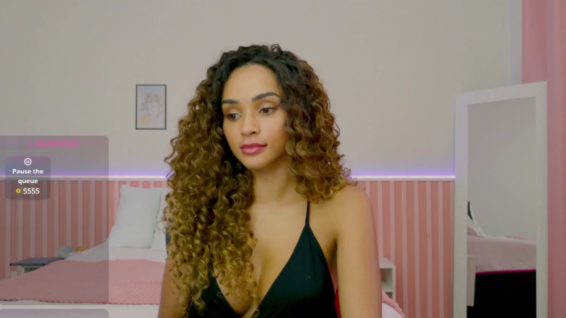 Gallery image thumbnail from Helen9g38's myfreecams stream on, 05/27/2025, 19:17 image 15 of 20