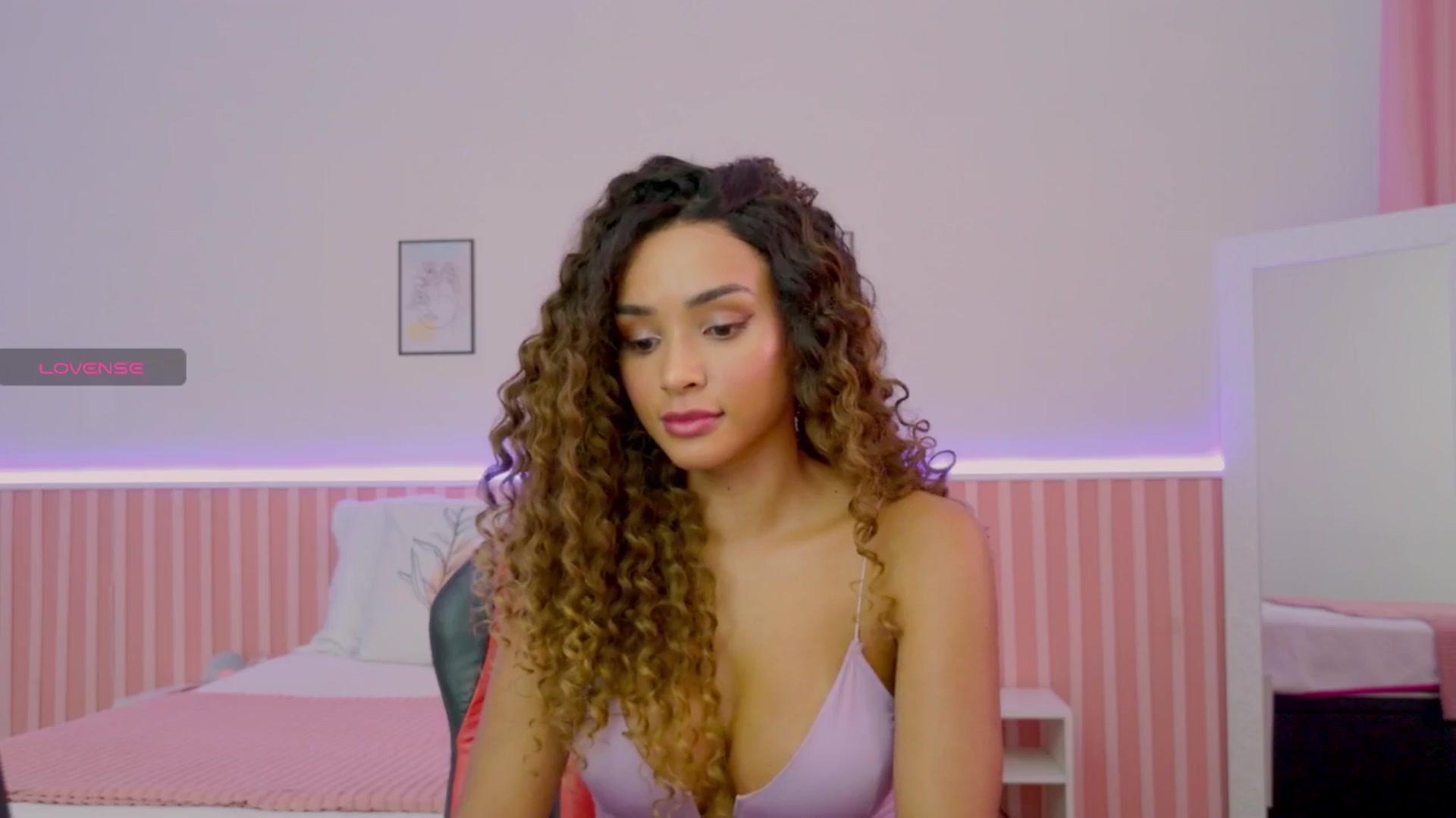 Gallery image thumbnail from Helen9g38's myfreecams stream on, 05/29/2025, 17:51 image 12 of 20