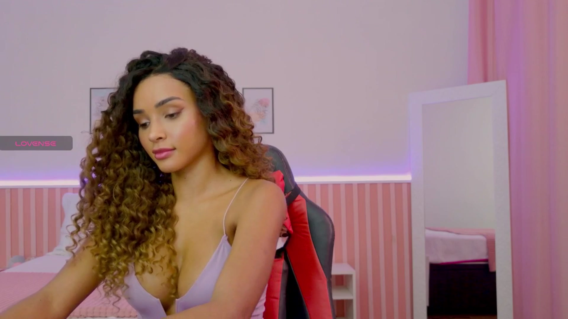 Gallery image thumbnail from Helen9g38's myfreecams stream on, 05/29/2025, 17:51 image 3 of 20