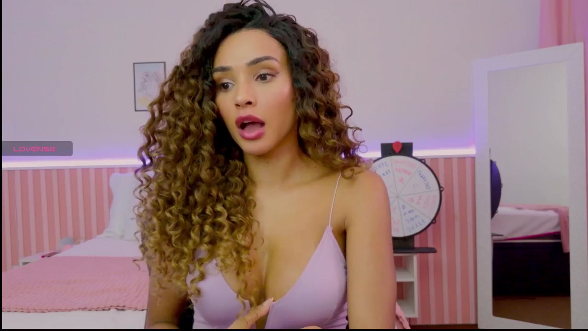 Gallery image thumbnail from Helen9g38's myfreecams stream on, 05/29/2025, 19:13 image 2 of 20