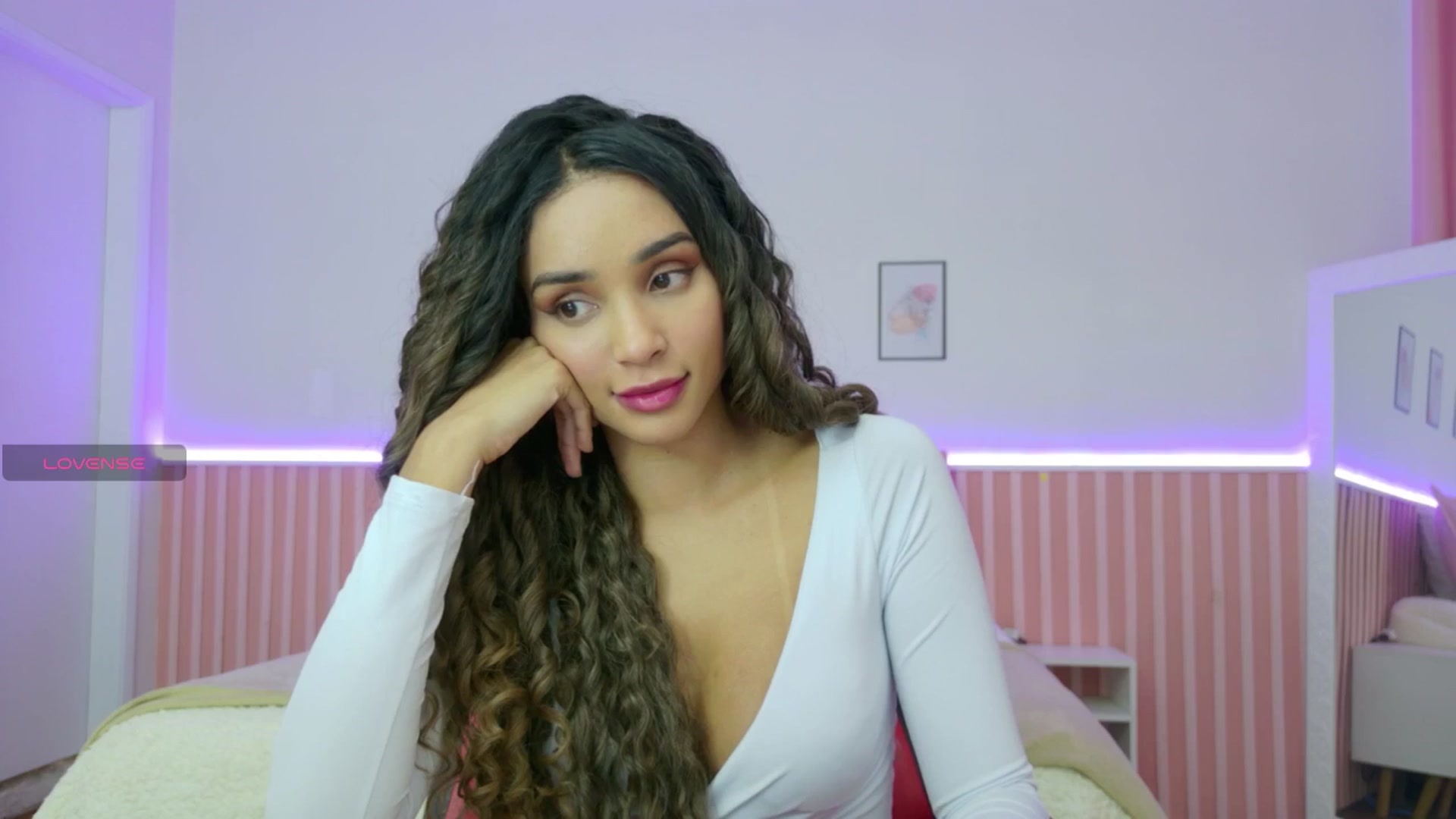Gallery image thumbnail from Helen9g38's myfreecams stream on, 10/21/2025, 12:44 image 7 of 20