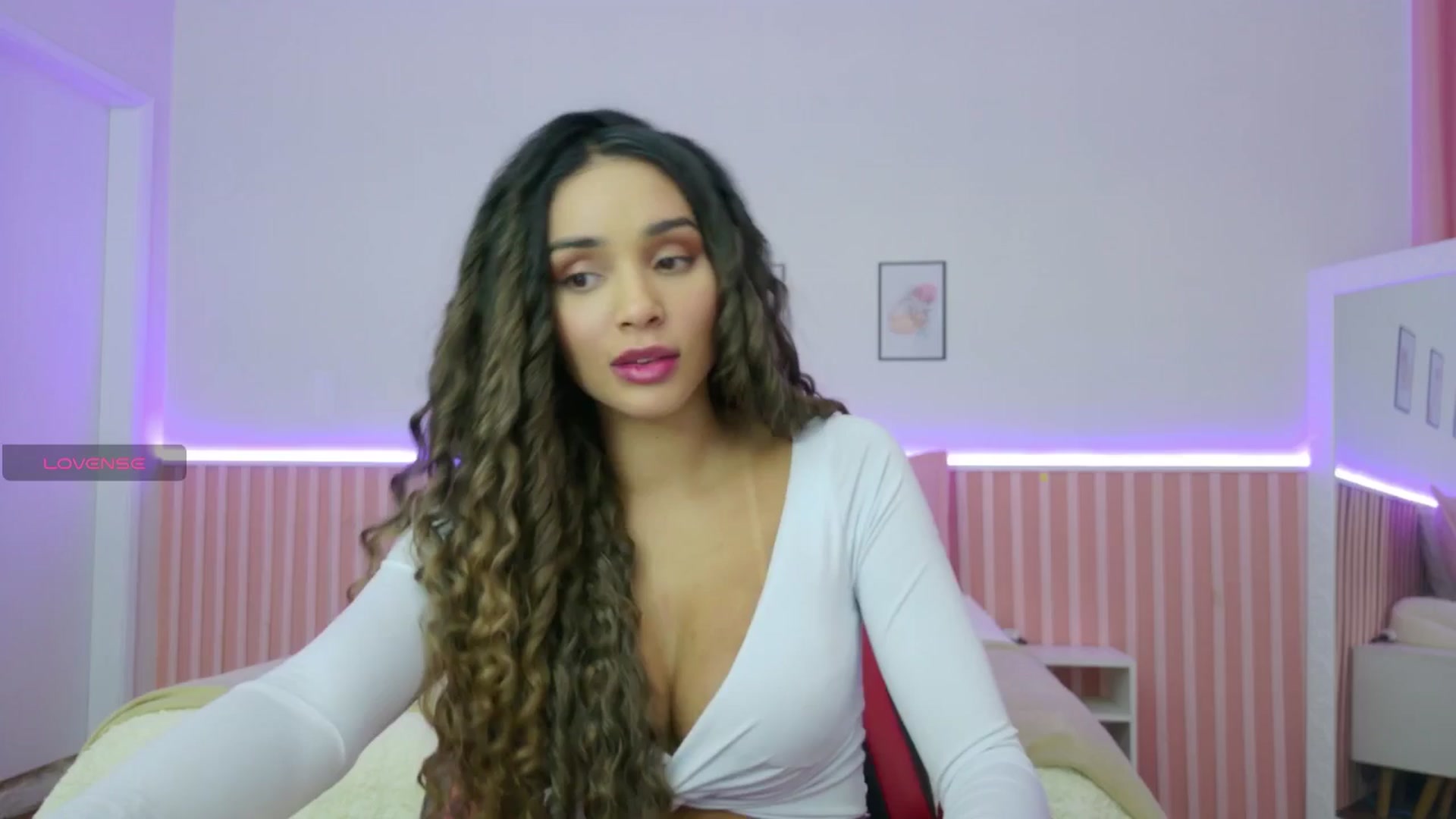 Gallery image thumbnail from Helen9g38's myfreecams stream on, 10/21/2025, 12:44 image 1 of 20