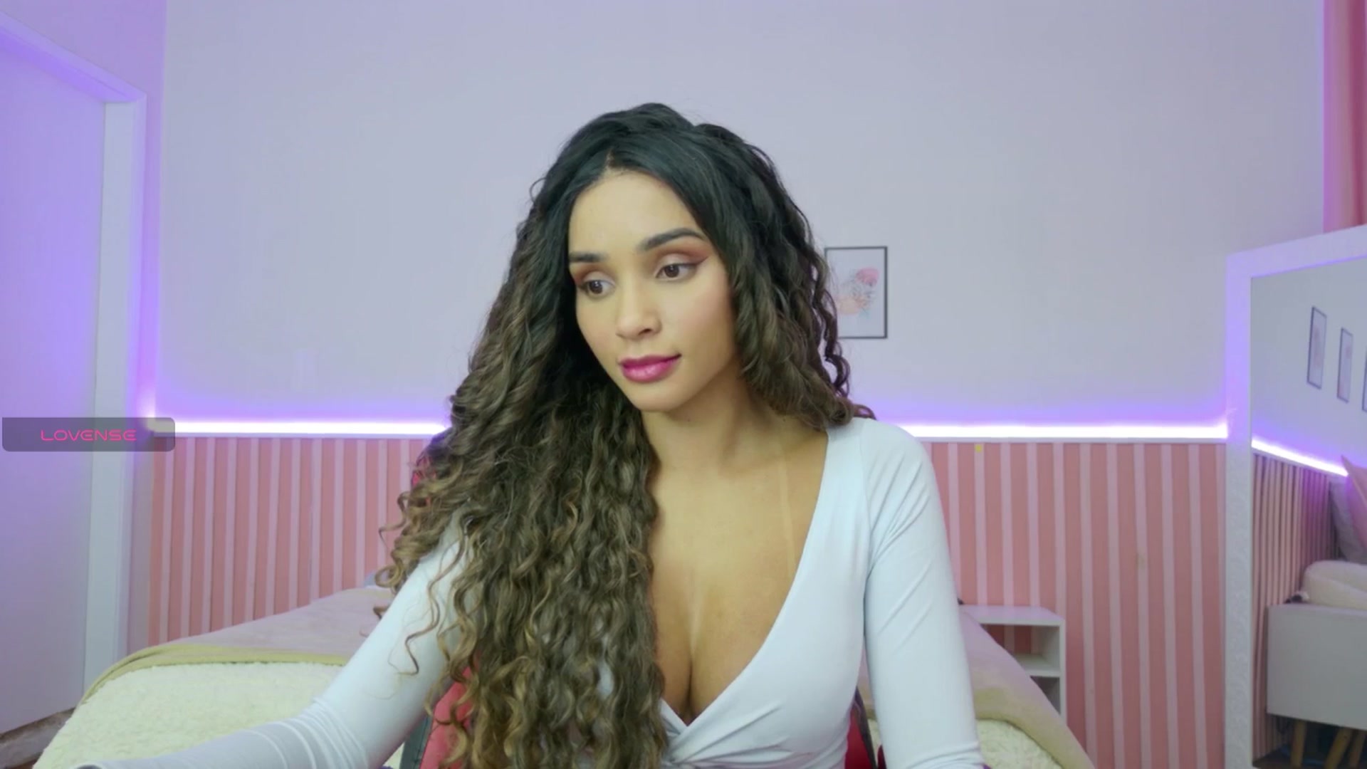 Gallery image thumbnail from Helen9g38's myfreecams stream on, 10/21/2025, 12:44 image 11 of 20