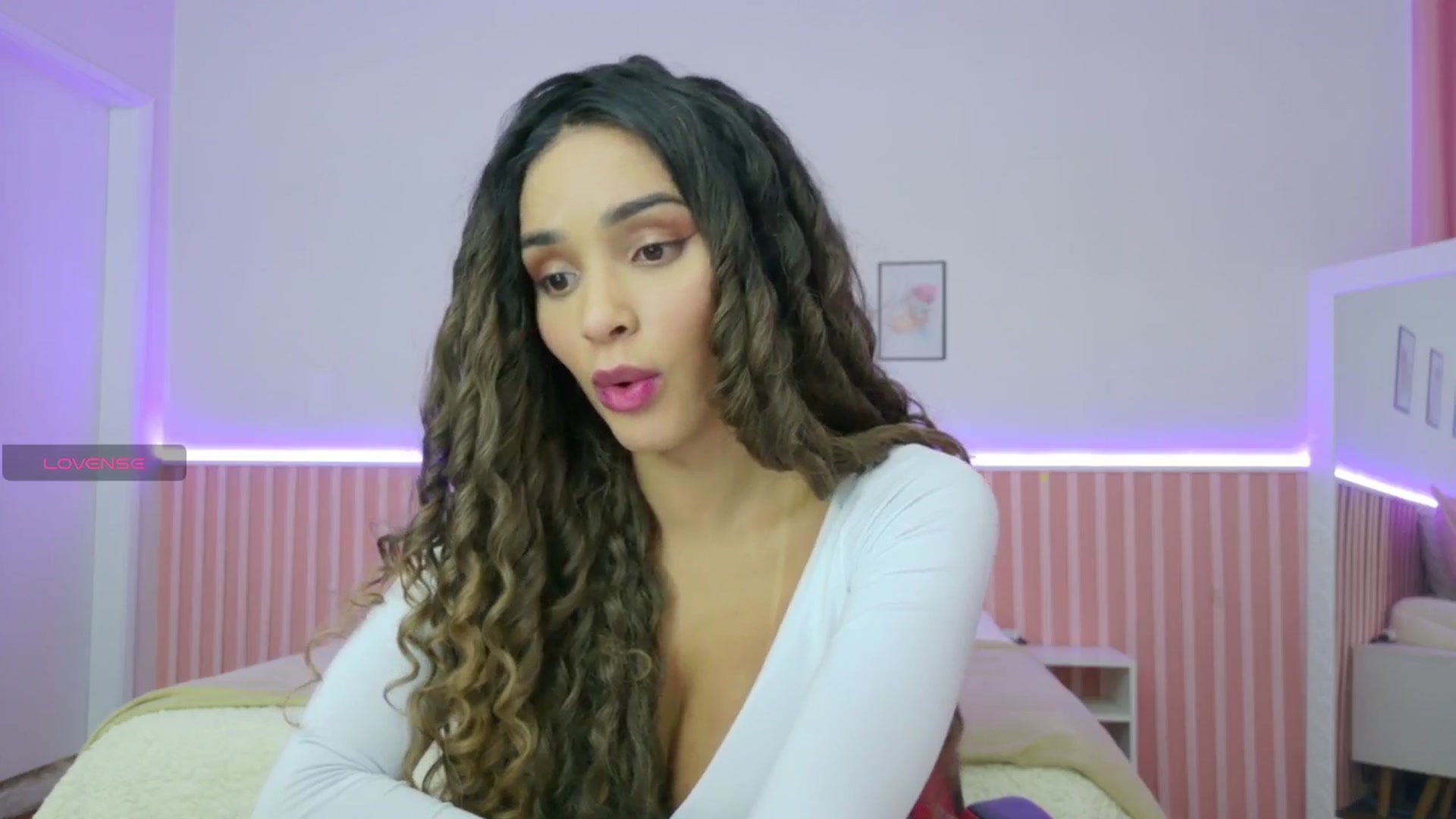 Gallery image thumbnail from Helen9g38's myfreecams stream on, 10/21/2025, 12:44 image 2 of 20