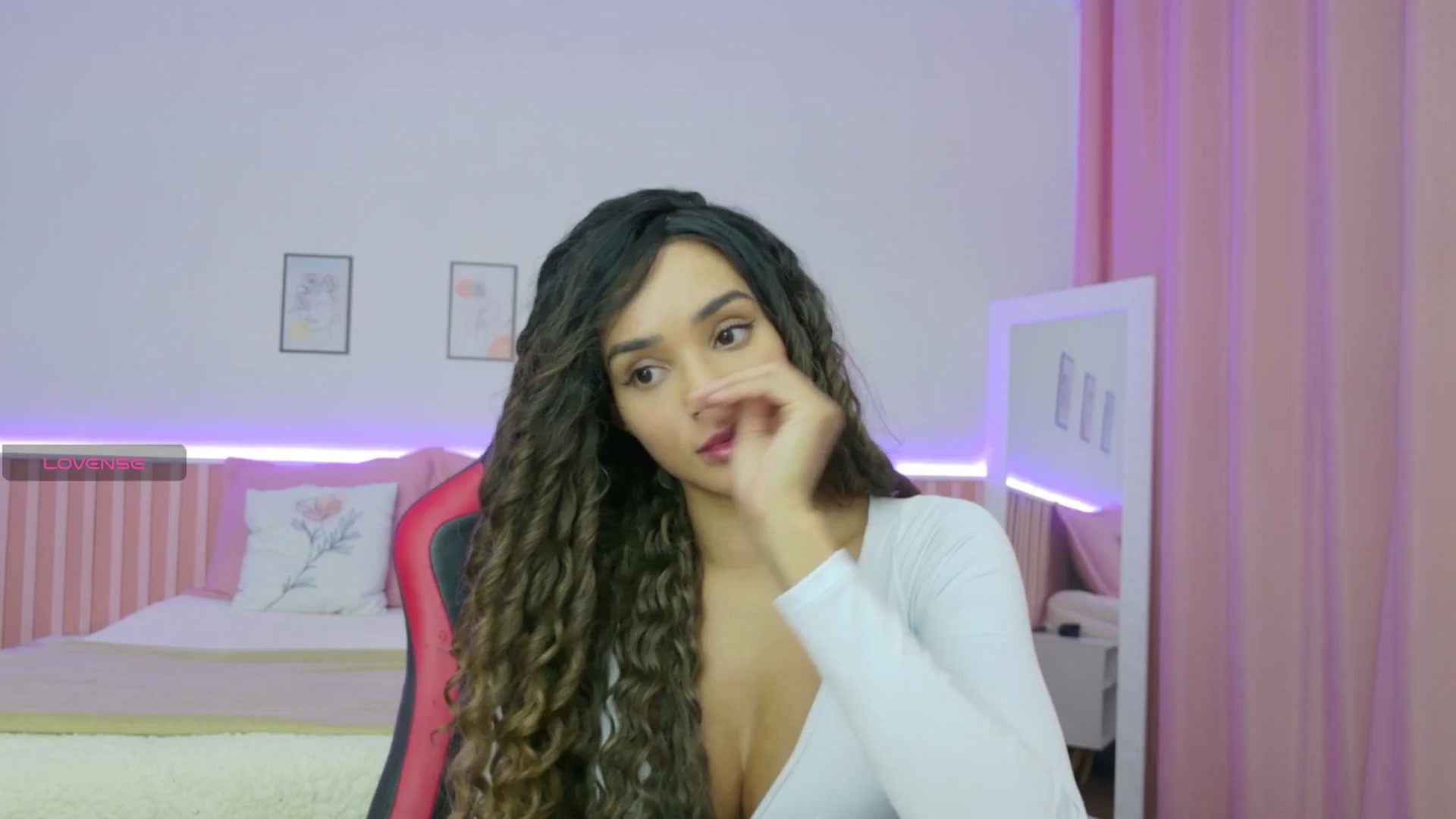 Gallery image thumbnail from Helen9g38's myfreecams stream on, 10/23/2025, 21:31 image 4 of 20