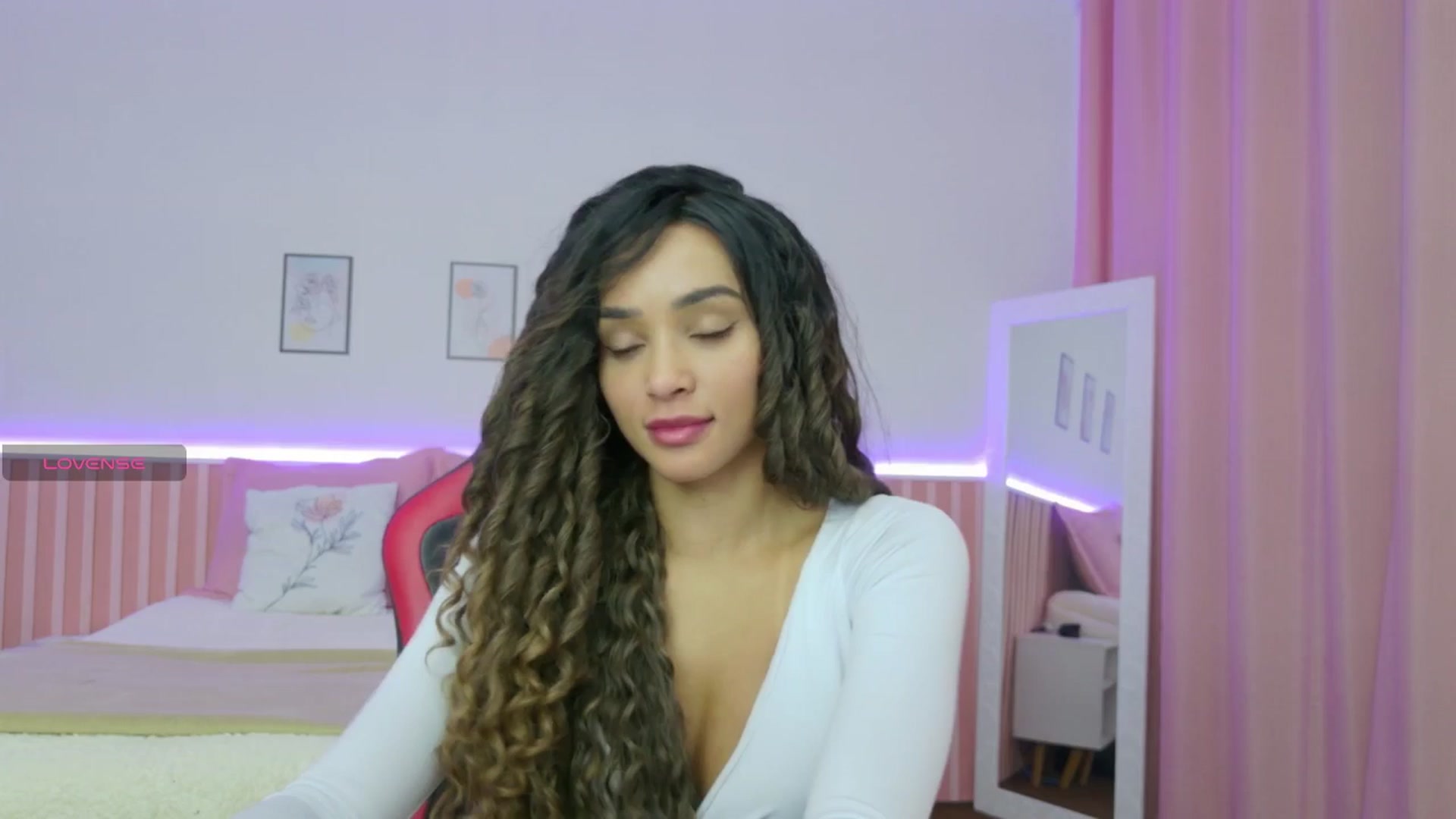 Gallery image thumbnail from Helen9g38's myfreecams stream on, 10/23/2025, 21:31 image 5 of 20