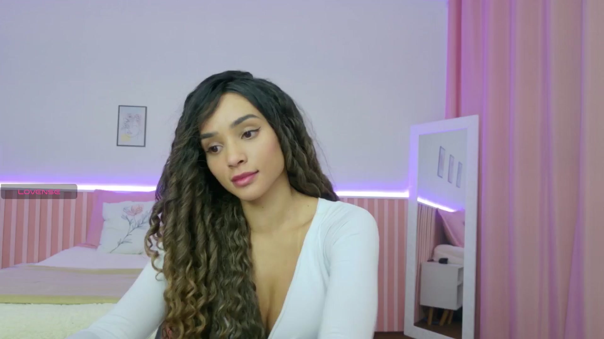 Gallery image thumbnail from Helen9g38's myfreecams stream on, 10/23/2025, 21:31 image 15 of 20