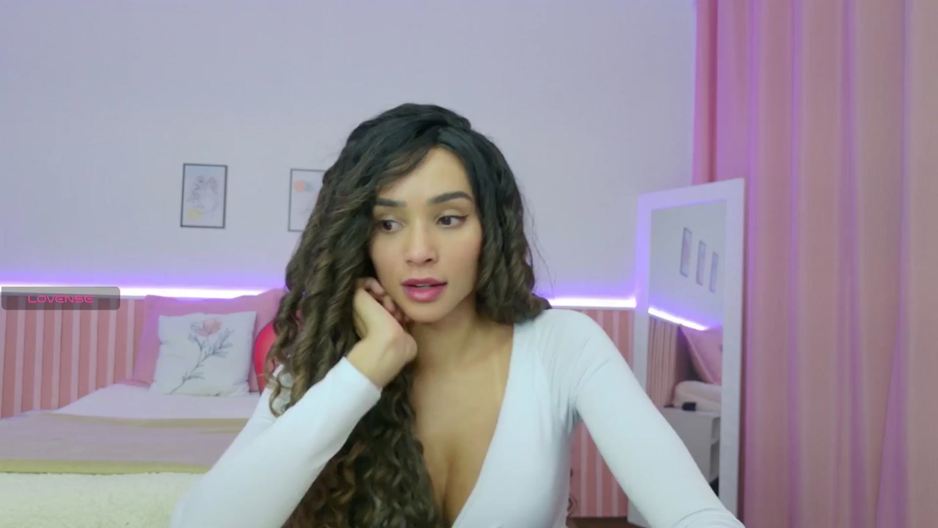 Gallery image thumbnail from Helen9g38's myfreecams stream on, 10/23/2025, 21:31 image 10 of 20