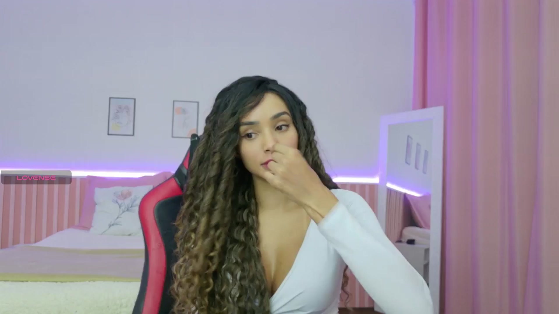 Gallery image thumbnail from Helen9g38's myfreecams stream on, 10/23/2025, 21:31 image 2 of 20